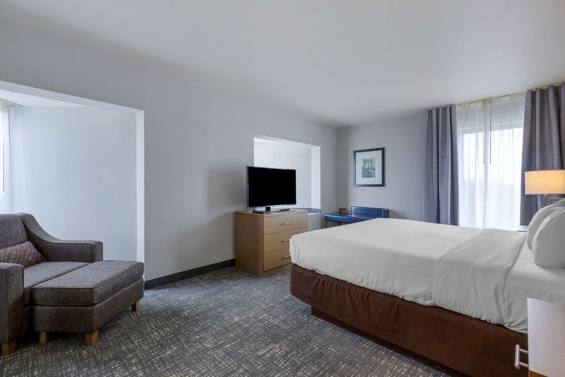 Comfort Inn & Suites Alexandria West gallery photo in Alexandria, VA — image 23