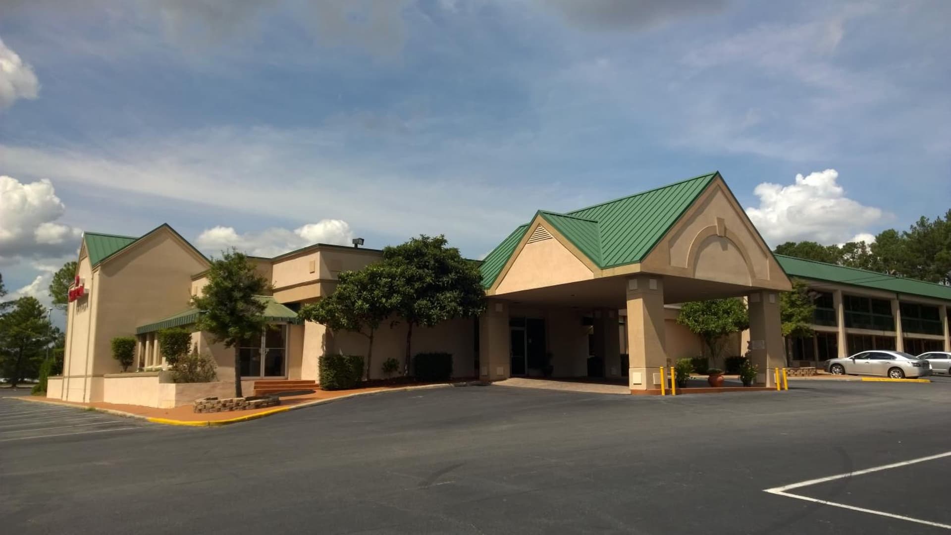Ramada by Wyndham & Suites Warner Robins gallery photo in Warner Robins, GA — image 21