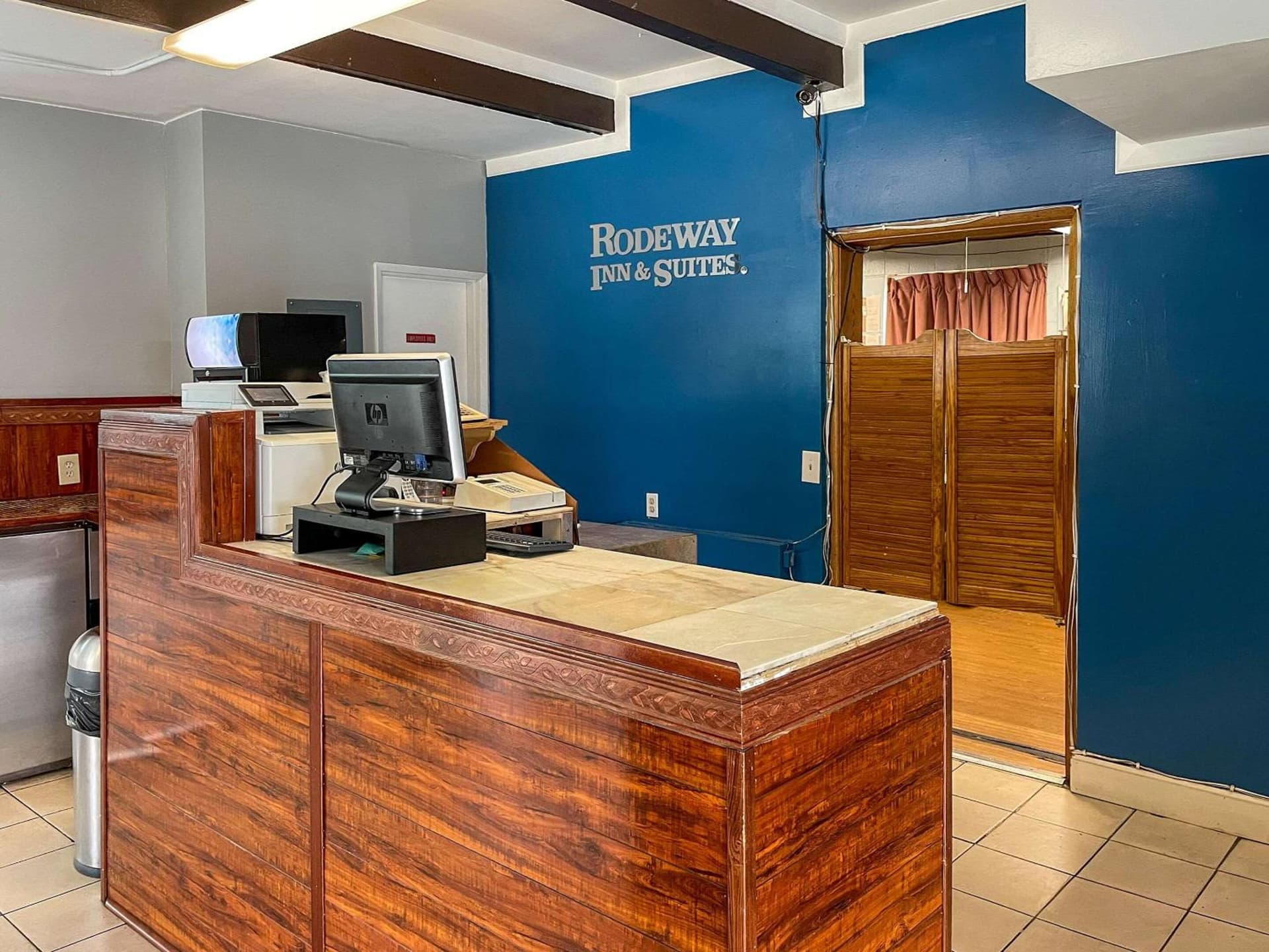 Rodeway Inn & Suites Omak - Okanogan interior in Omak, WA — gallery photo 2
