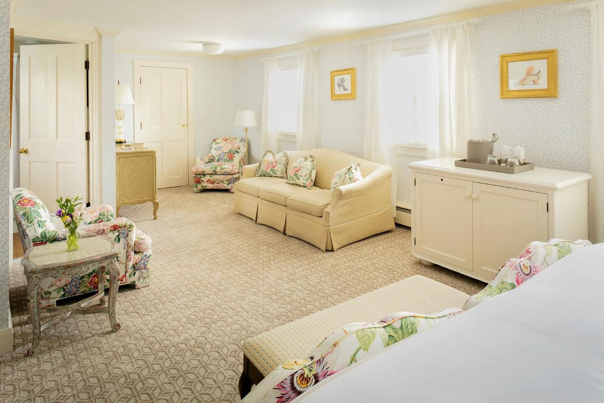 Hob Knob gallery photo in Edgartown — image 15