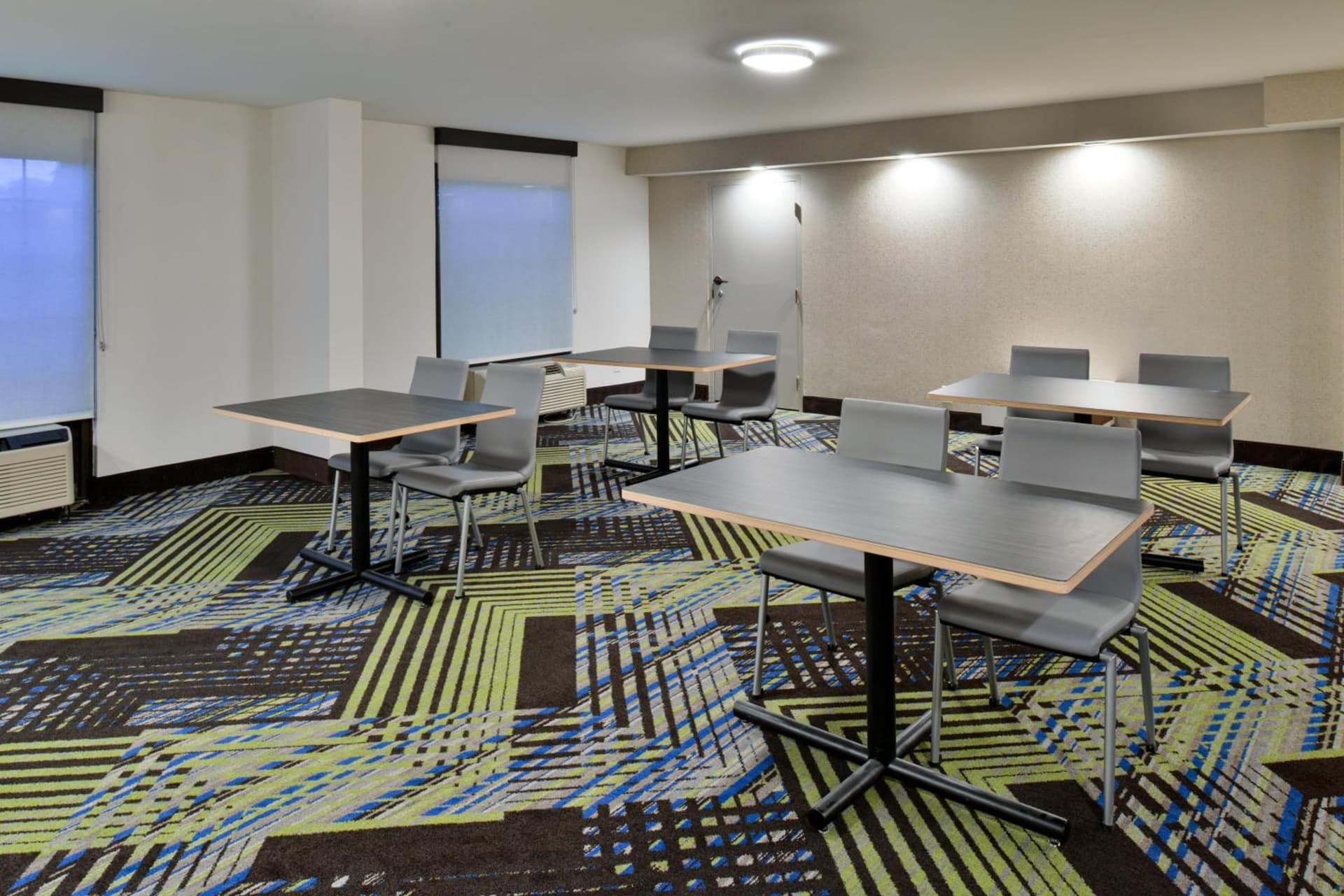 Holiday Inn Express Winston-Salem Medical Ctr Area gallery photo in Winston-Salem, NC — image 12