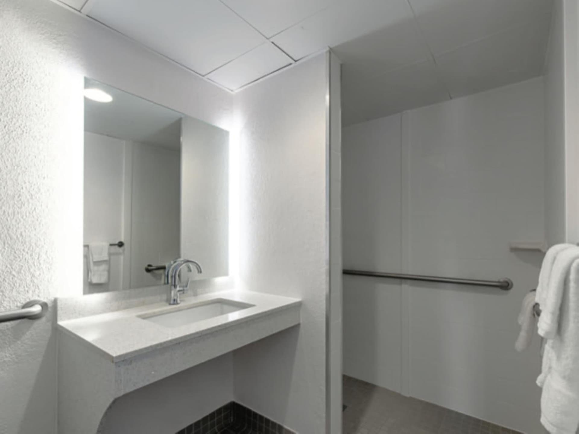 Baymont by Wyndham White Plains - Elmsford gallery photo in Elmsford, NY — image 29