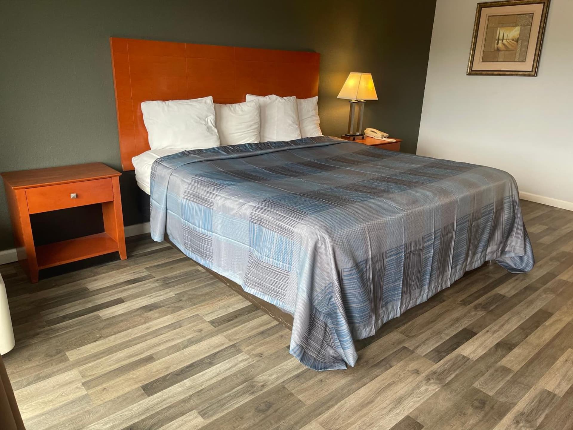 Wilkes-Barre Inn & Suites gallery photo in Wilkes-Barre, PA — image 9