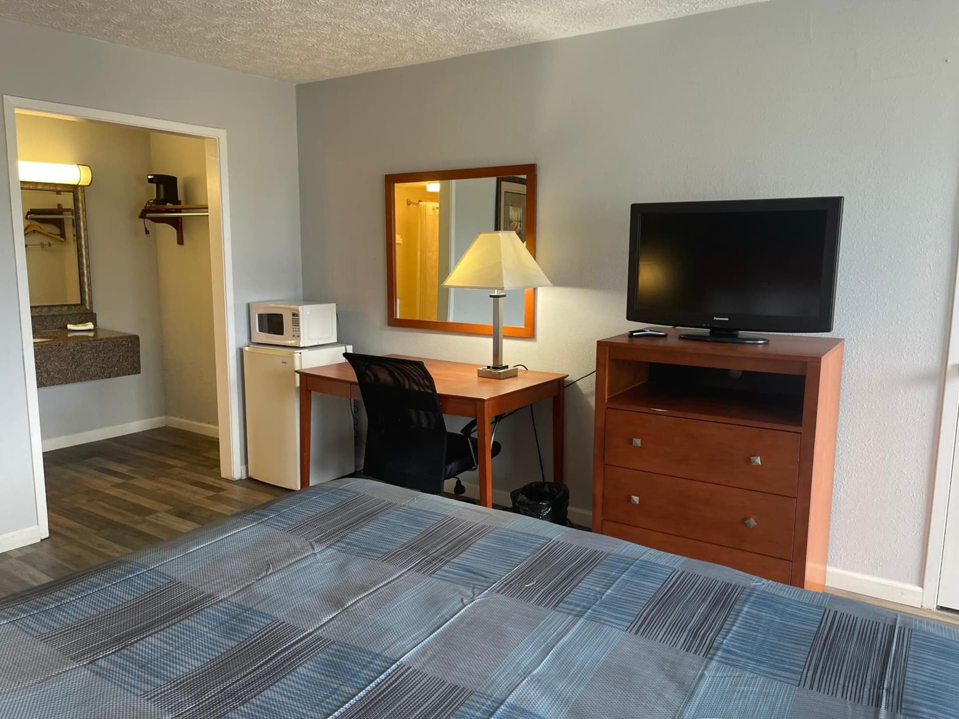 Wilkes-Barre Inn & Suites gallery photo in Wilkes-Barre, PA — image 13