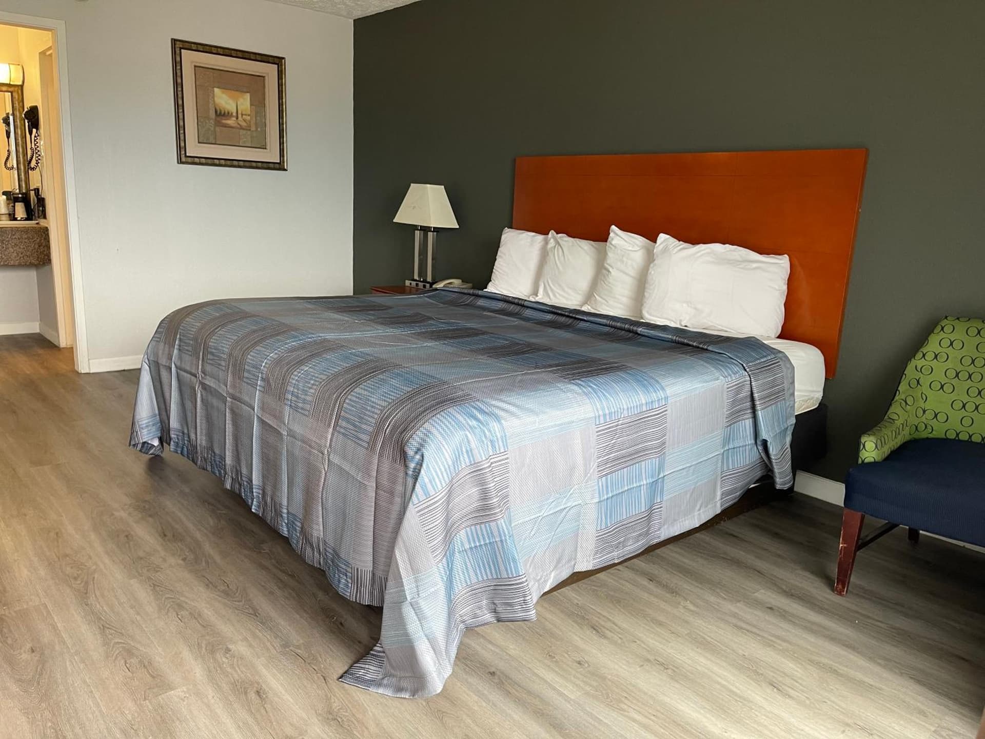 Wilkes-Barre Inn & Suites gallery photo in Wilkes-Barre, PA — image 6