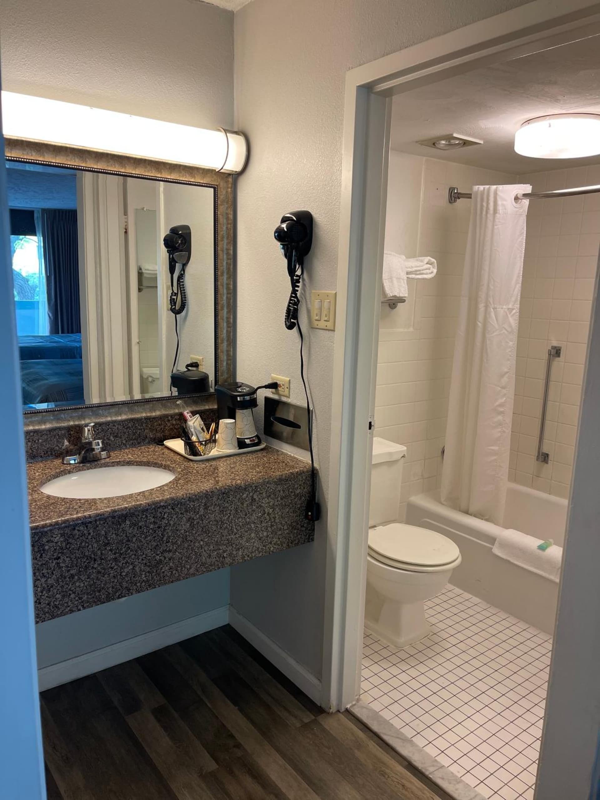 Wilkes-Barre Inn & Suites gallery photo in Wilkes-Barre, PA — image 18
