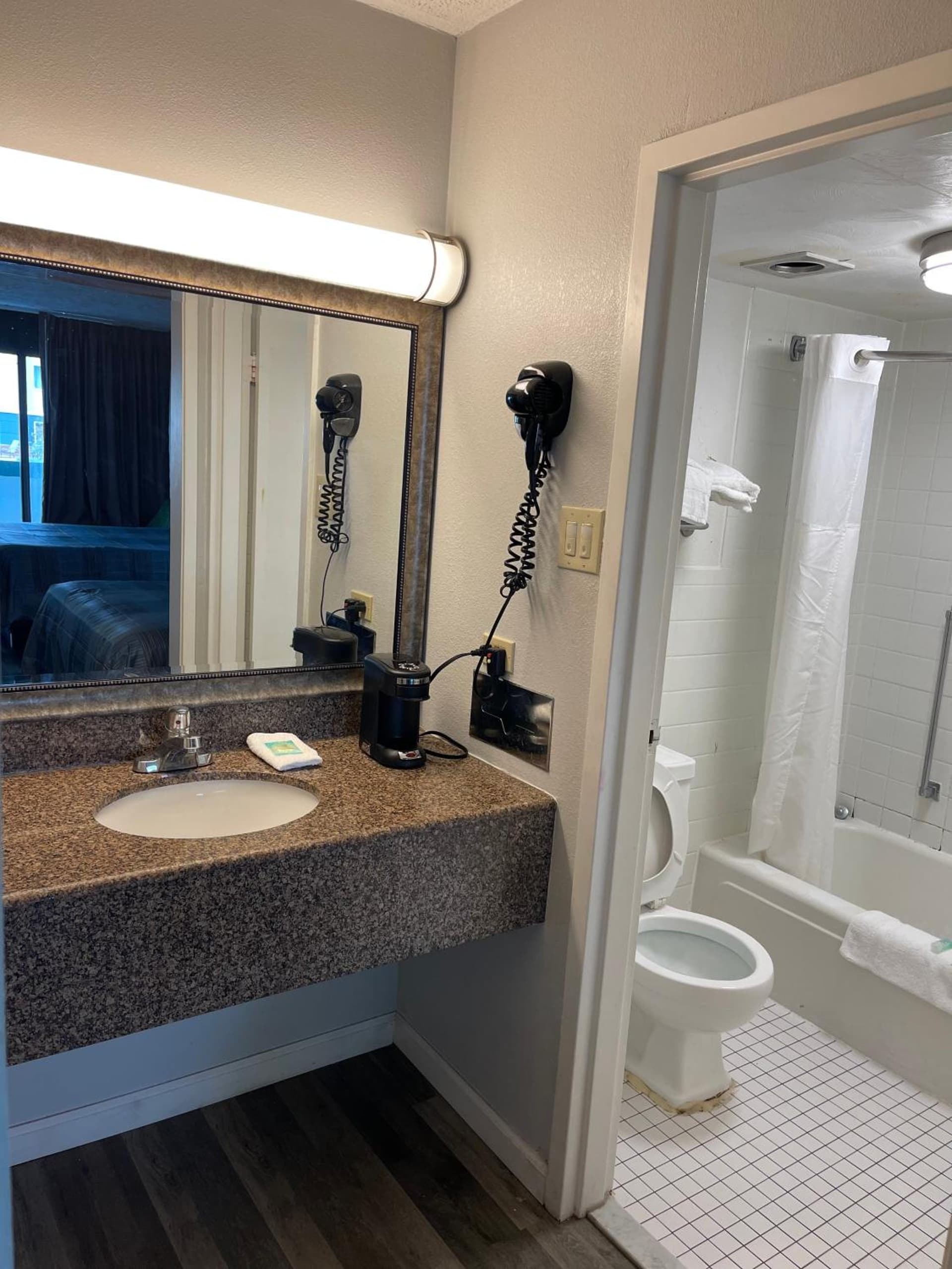 Wilkes-Barre Inn & Suites gallery photo in Wilkes-Barre, PA — image 7