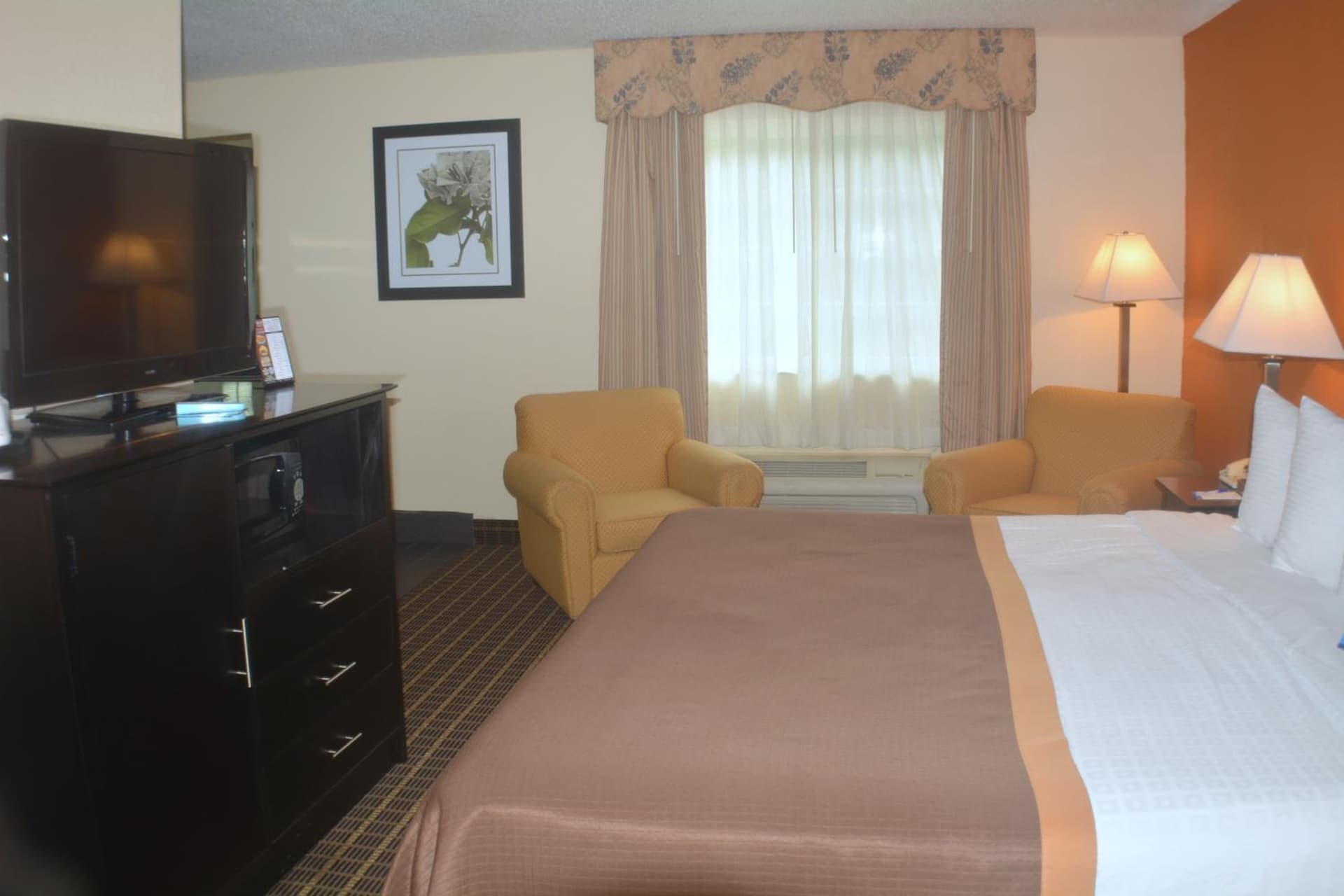 Baymont by Wyndham Muskegon gallery photo in Muskegon, MI — image 30