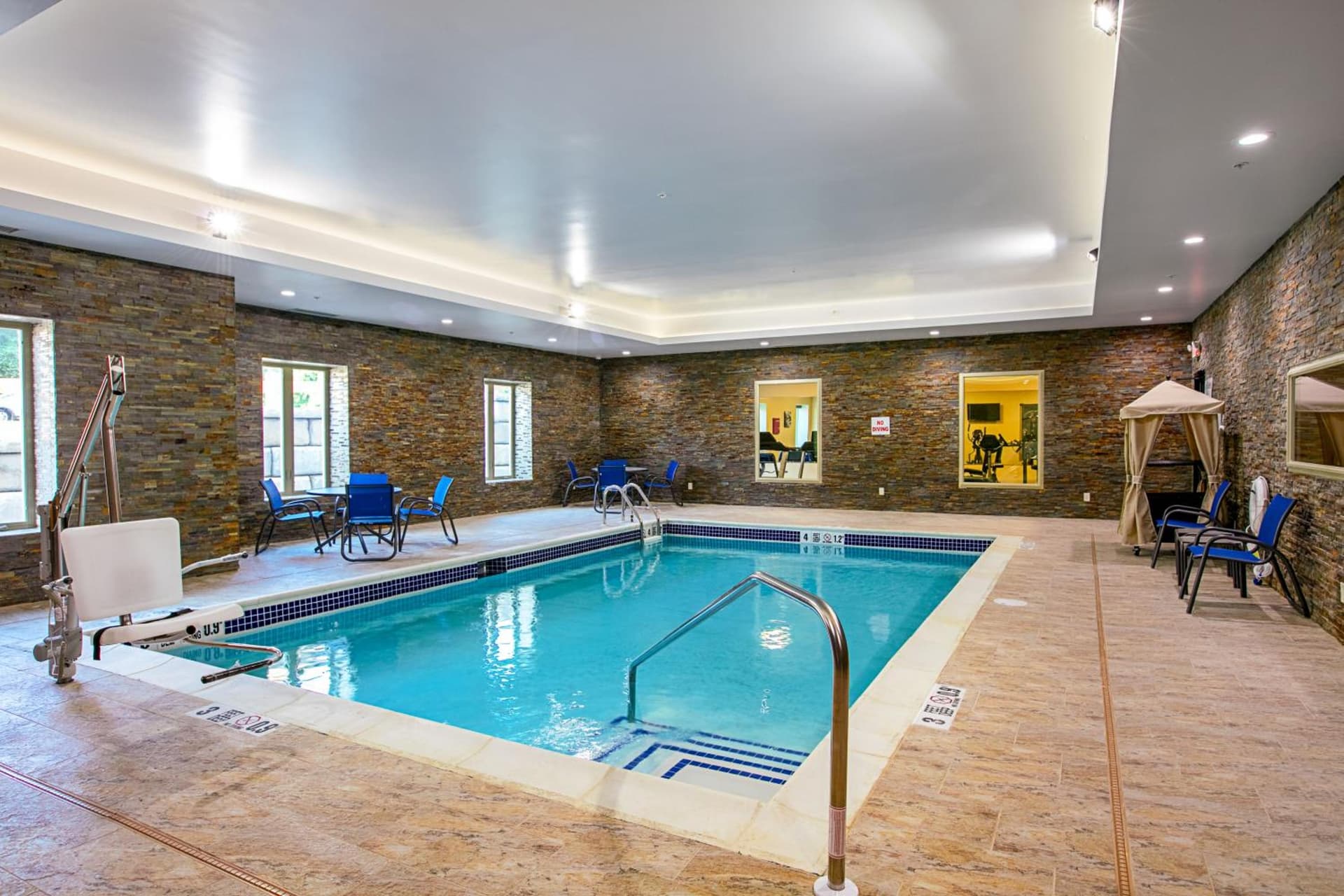Comfort Suites Fishkill near Interstate 84 gallery photo in Fishkill, NY — image 12