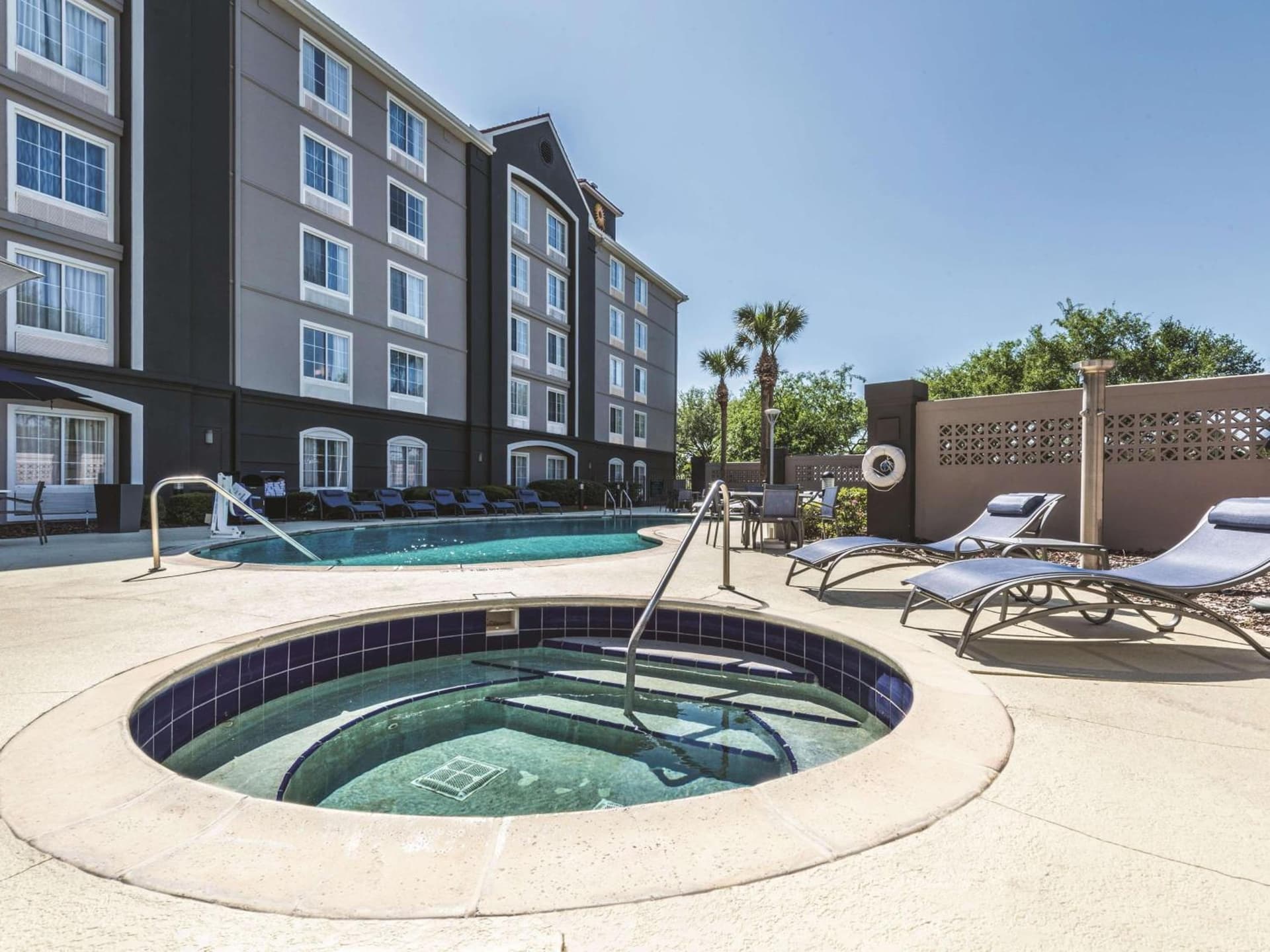 La Quinta by Wyndham Orlando Lake Mary gallery photo in Lake Mary, FL — image 11