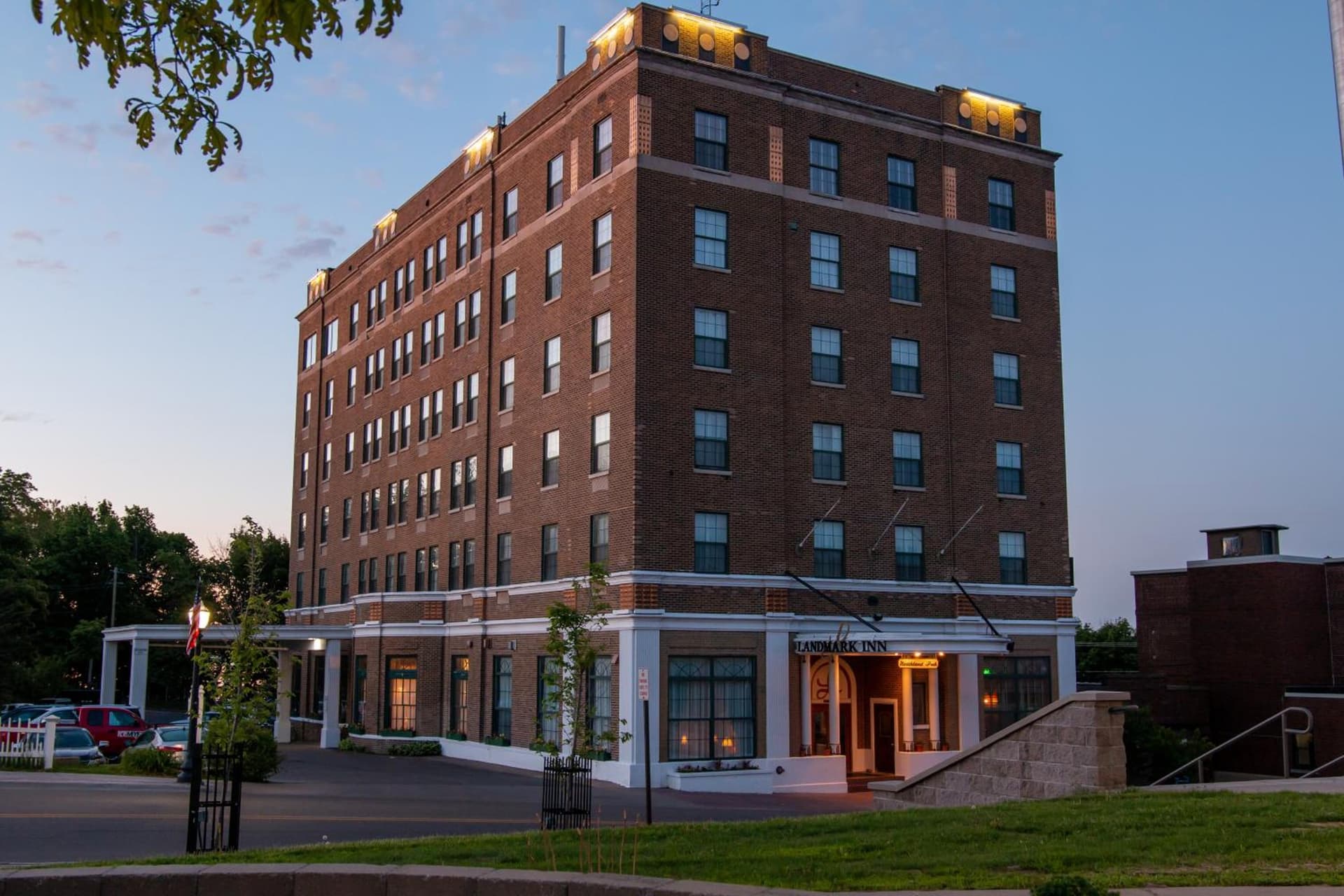 Landmark Inn exterior or lobby in Marquette, MI — main listing photo