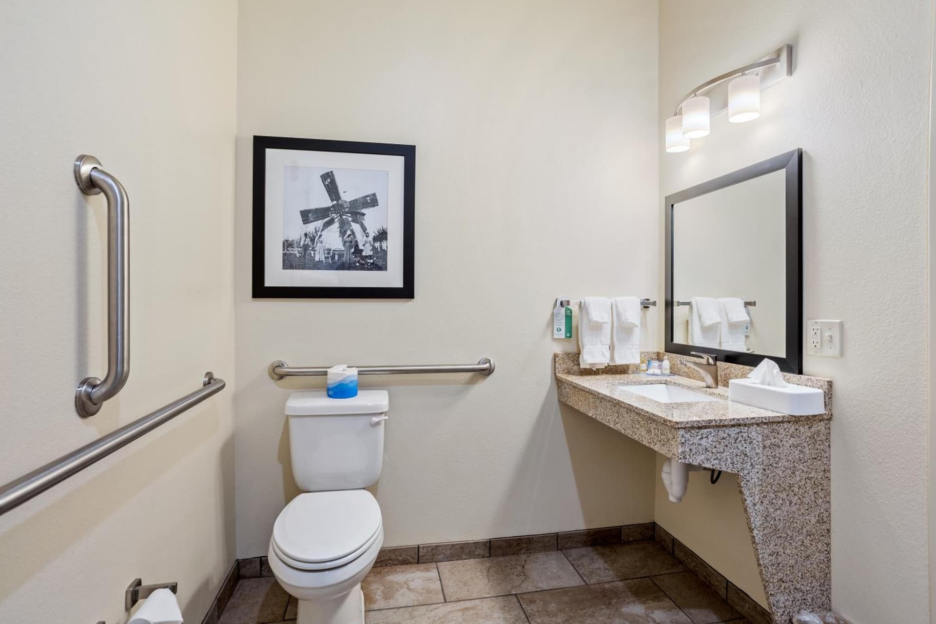 Cobblestone Hotel & Suites - Little Chute gallery photo in Little Chute, WI — image 12