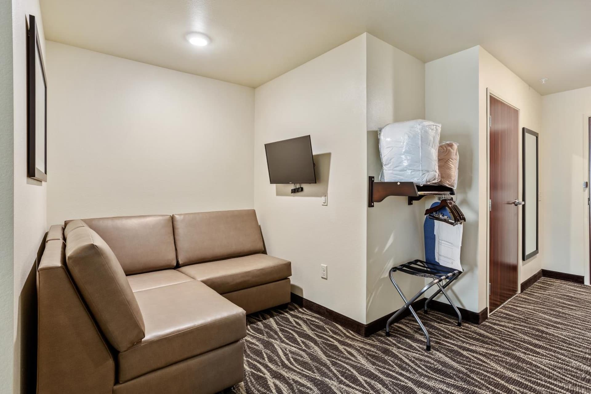 Cobblestone Hotel & Suites - Little Chute gallery photo in Little Chute, WI — image 47