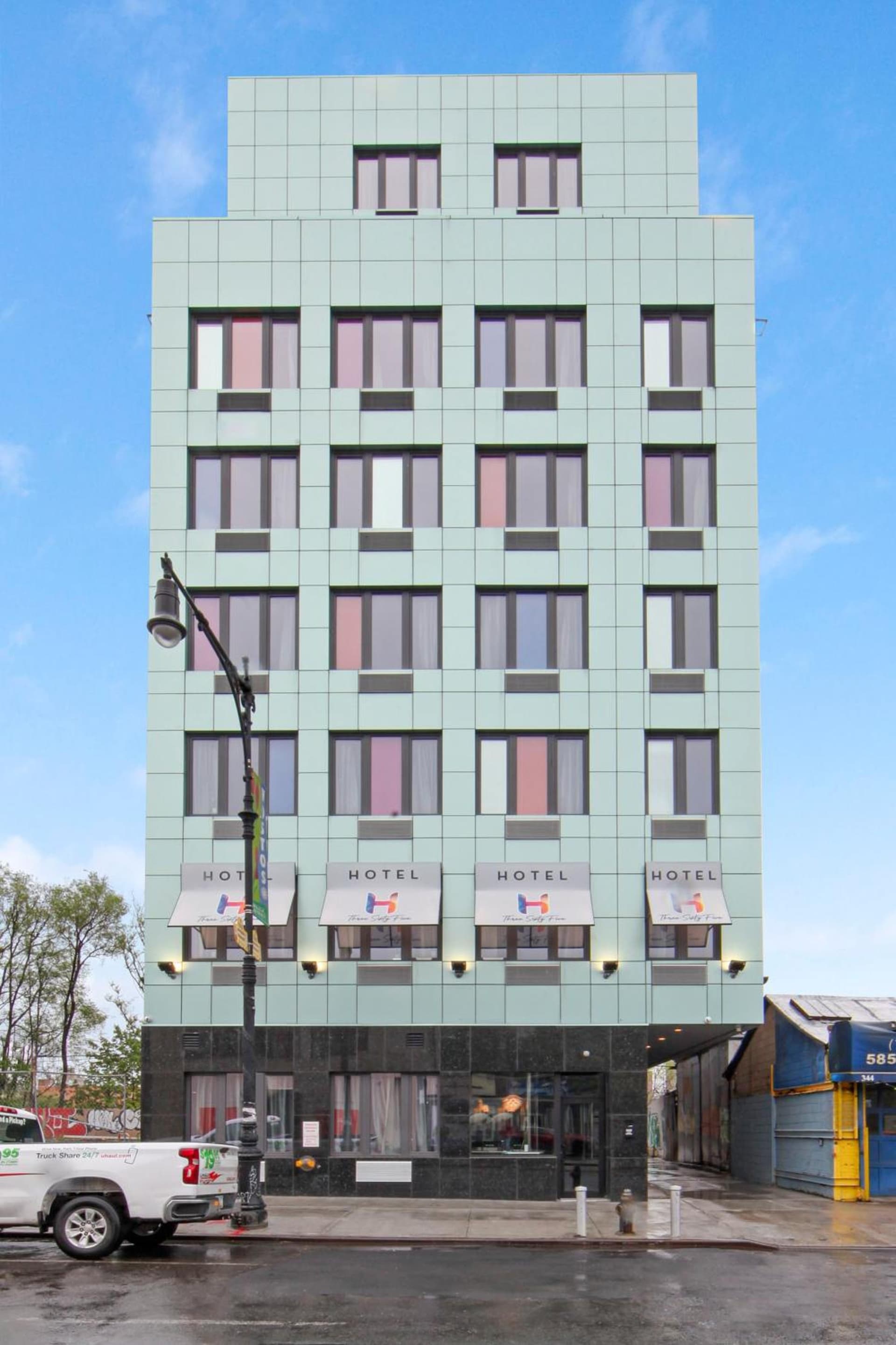 Hotel 365 Bronx gallery photo in Bronx, NY — image 23