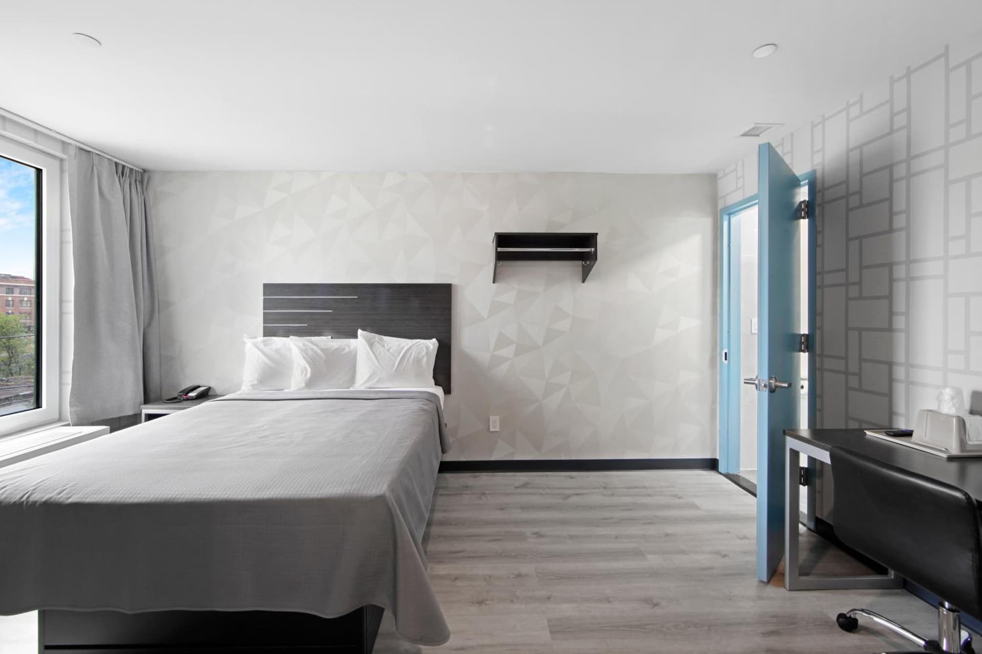 Hotel 365 Bronx gallery photo in Bronx, NY — image 9