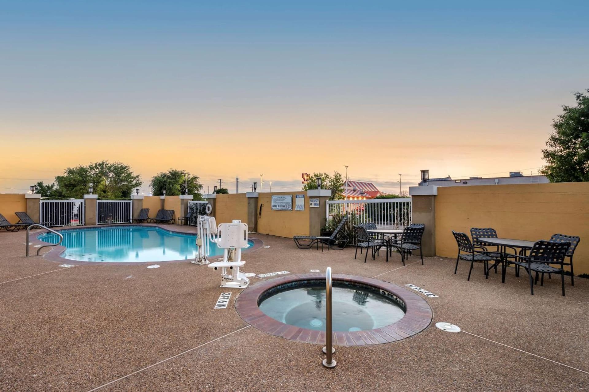 Best Western Plus McKinney Inn and Suites interior in McKinney, TX — gallery photo 2