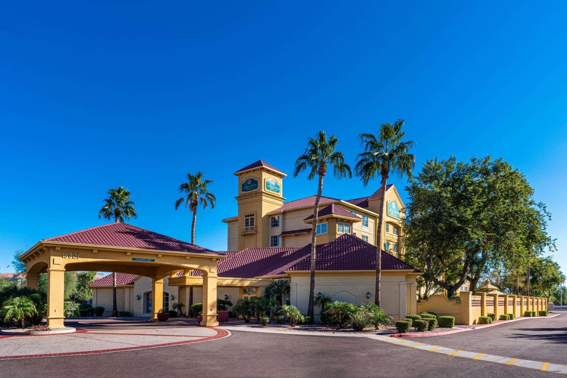 La Quinta by Wyndham Phoenix West Peoria interior in Peoria, AZ — gallery photo 2