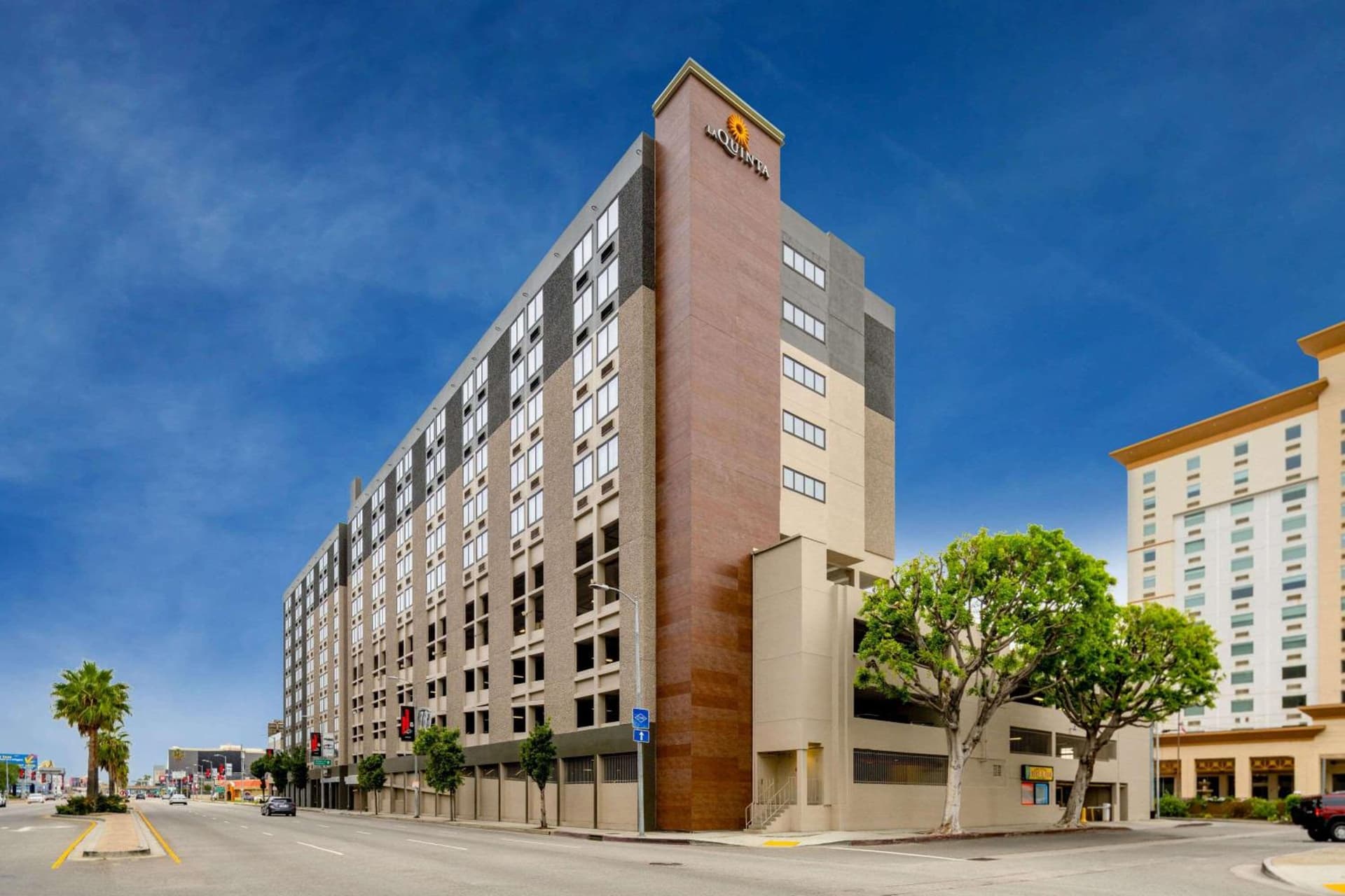Hilton Garden Inn LAX Los Angeles Airport featured exterior or lobby in Los Angeles, CA — similar hotel
