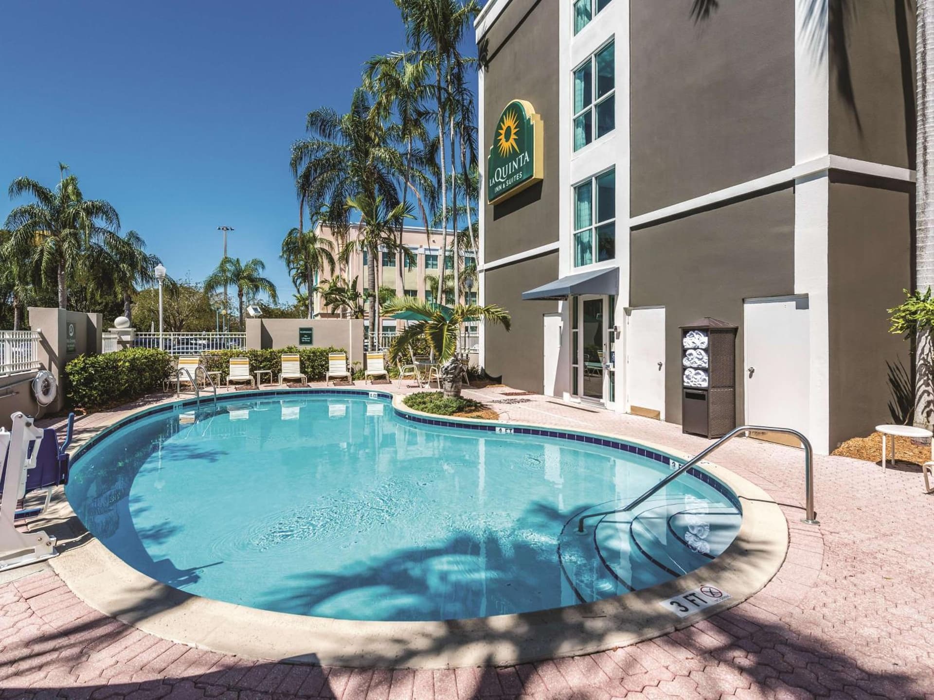 La Quinta by Wyndham Plantation at SW 6th St interior in Plantation, FL — gallery photo 2