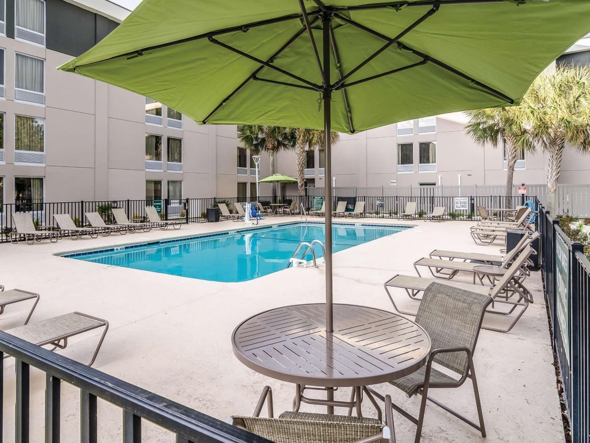 La Quinta Inn & Suites by Wyndham Myrtle Beach - N Kings Hwy gallery photo in Myrtle Beach, SC — image 45