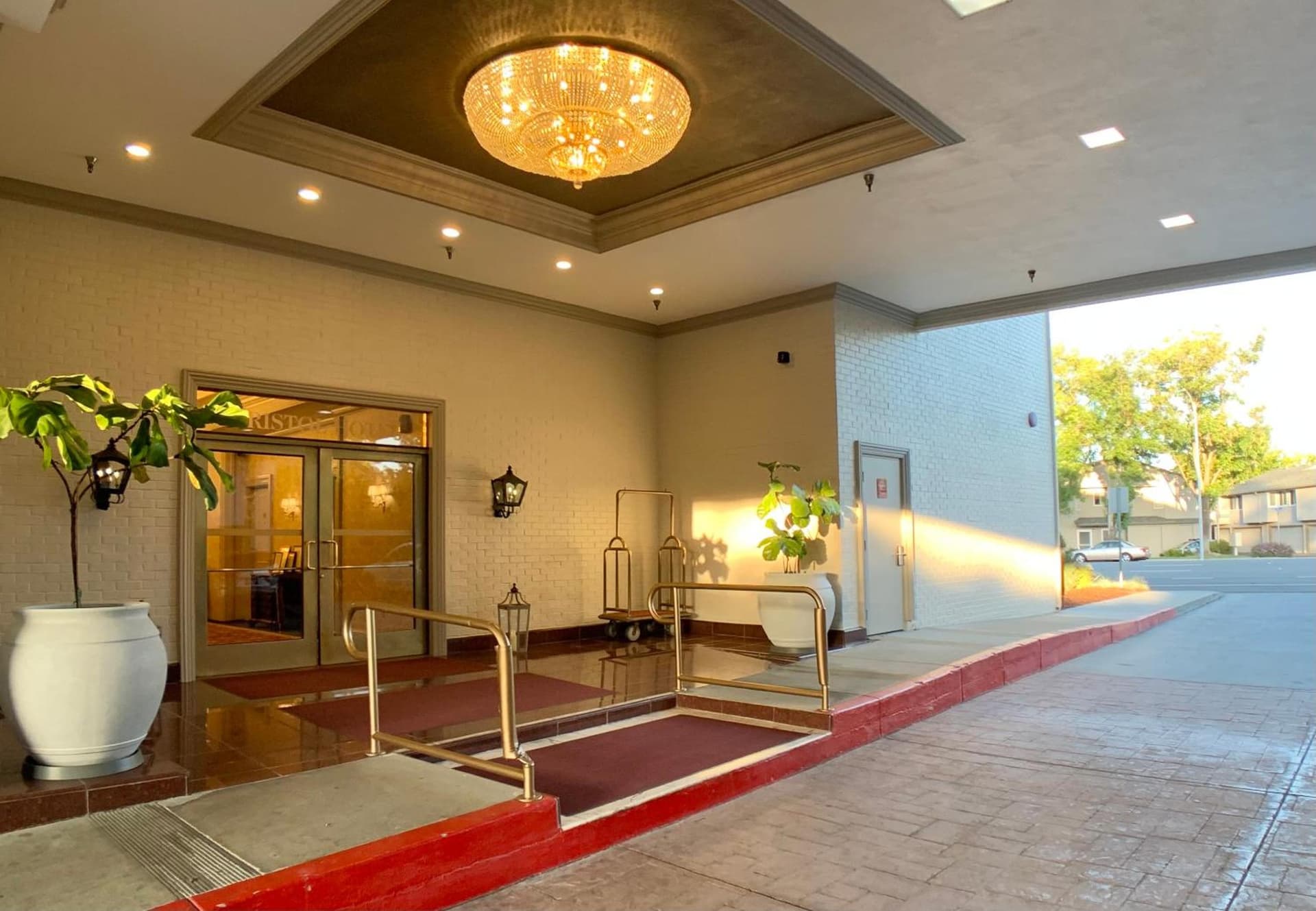 The Bristol Hotel Campbell San Jose interior in Campbell, CA — gallery photo 2