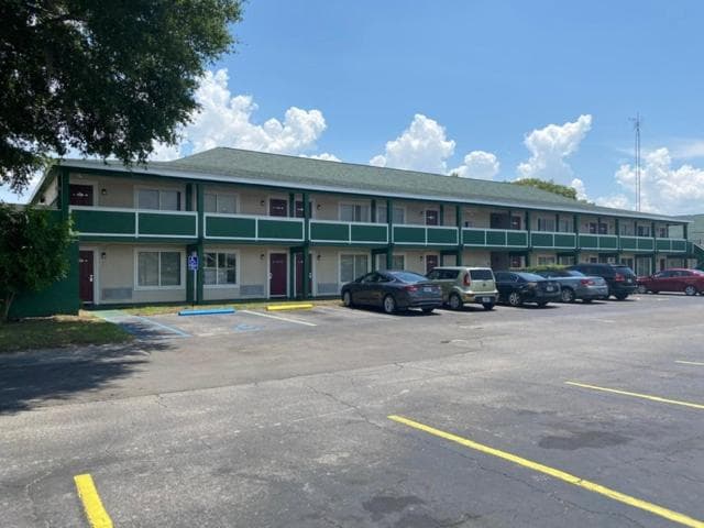 Inn On The Green Florida gallery photo in Tavares, FL — image 4