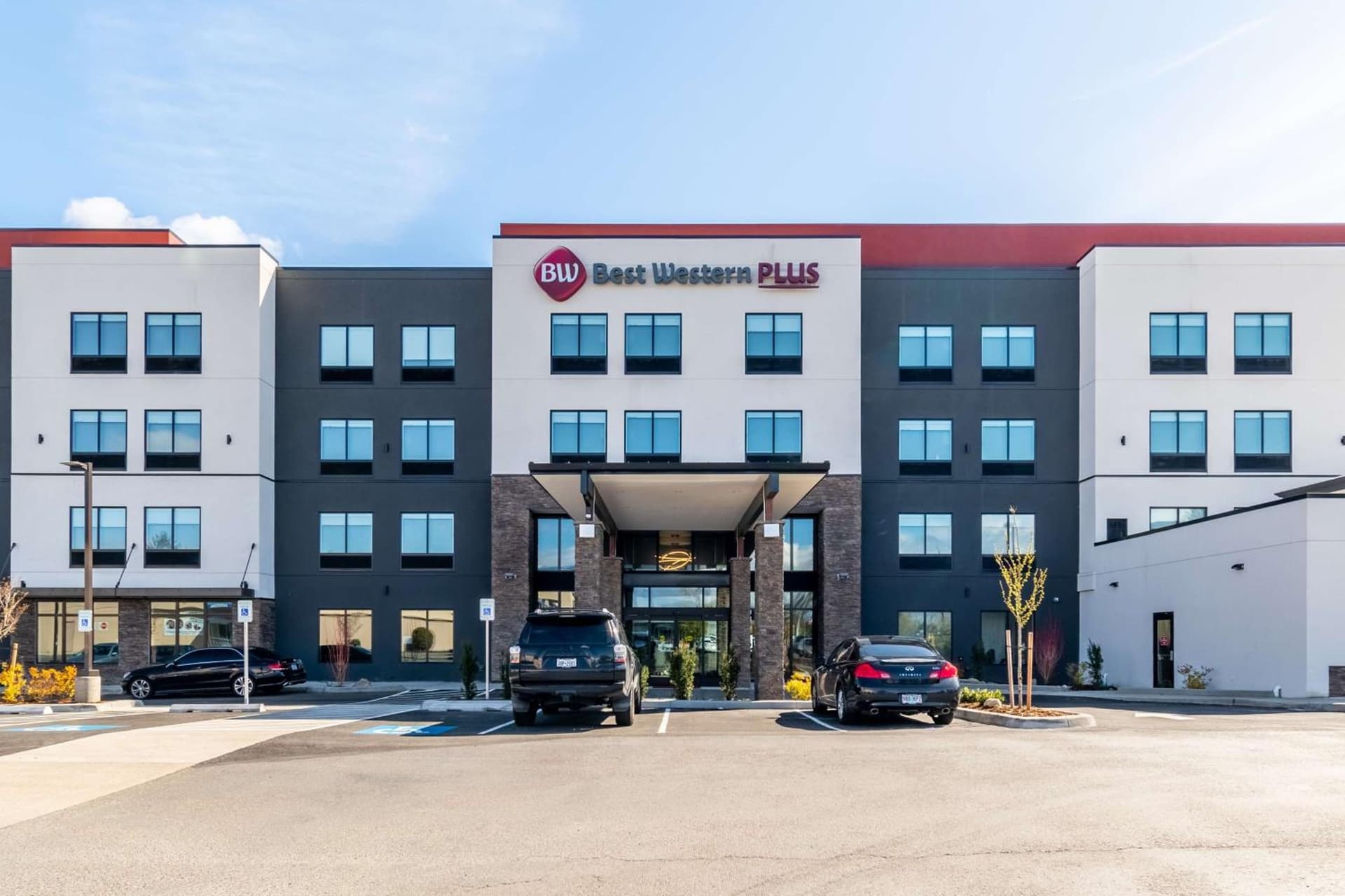 Best Western Plus Tacoma Hotel property views in Tacoma, WA — gallery photo 3