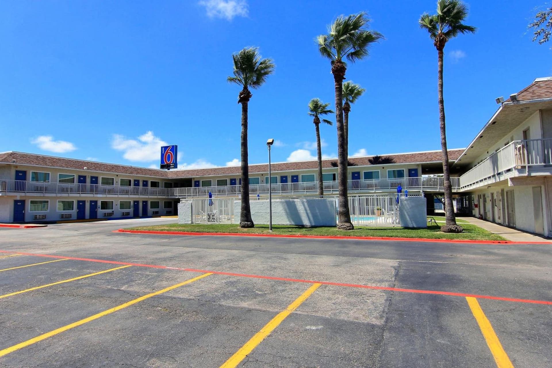 Motel 6-Corpus Christi, TX - East - North Padre Island gallery photo in Corpus Christi, TX — image 15