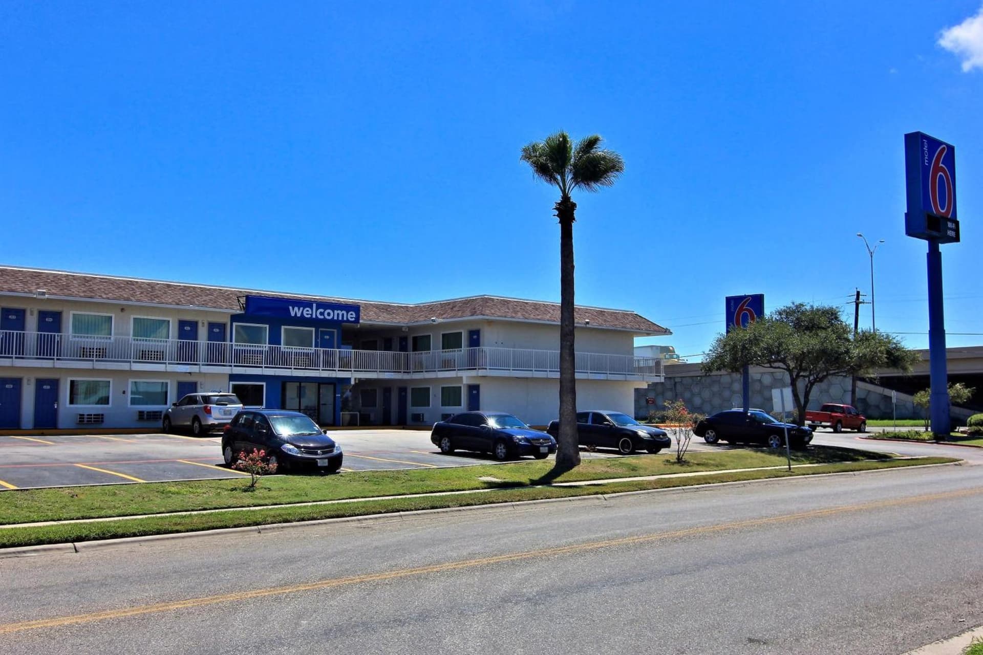 Motel 6-Corpus Christi, TX - East - North Padre Island gallery photo in Corpus Christi, TX — image 57