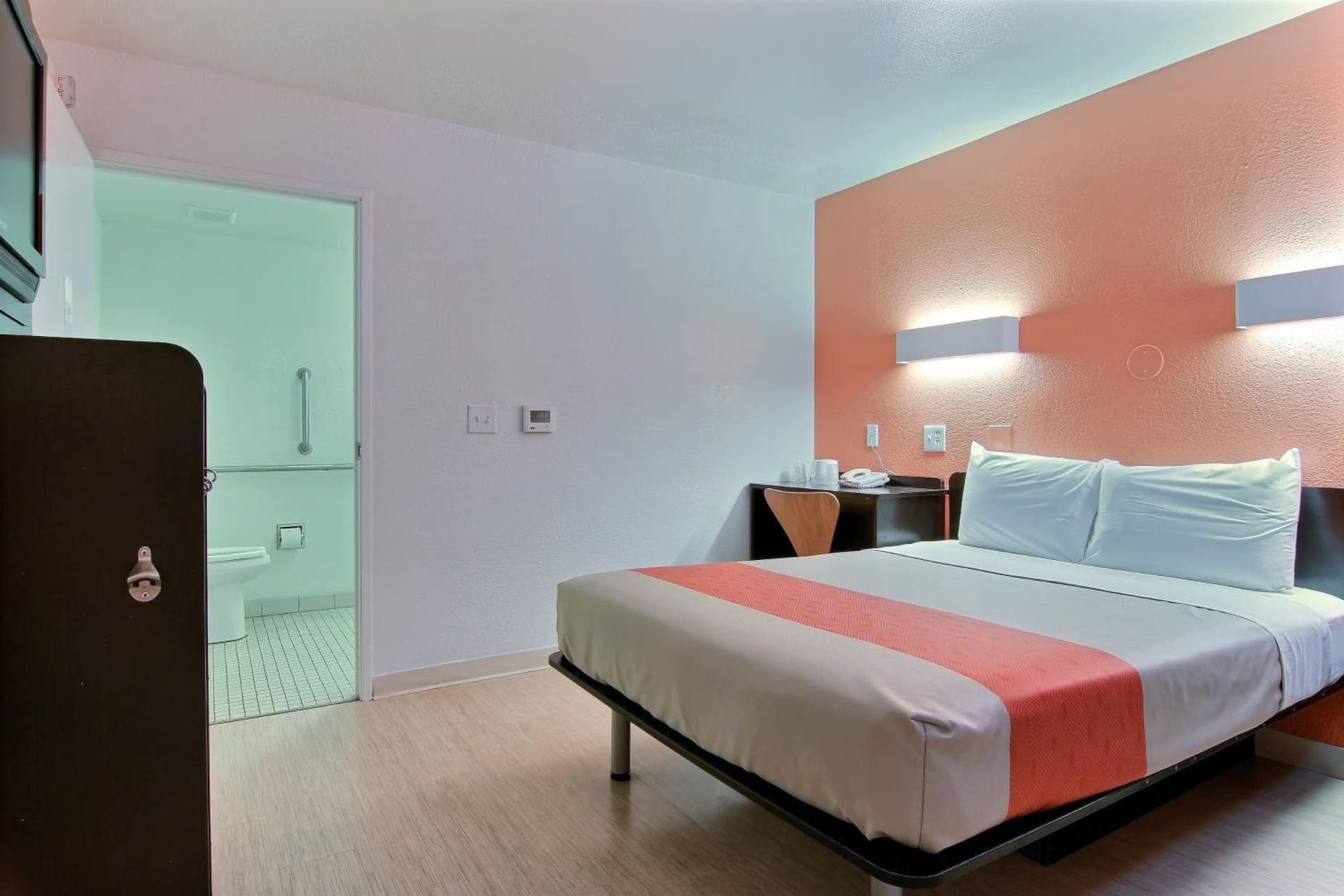 Motel 6-Corpus Christi, TX - East - North Padre Island gallery photo in Corpus Christi, TX — image 54