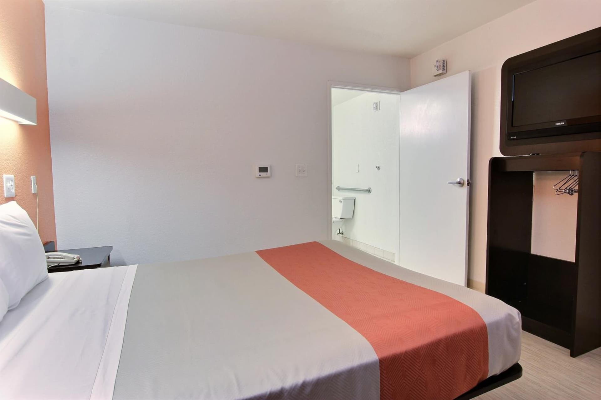 Motel 6-Corpus Christi, TX - East - North Padre Island gallery photo in Corpus Christi, TX — image 81