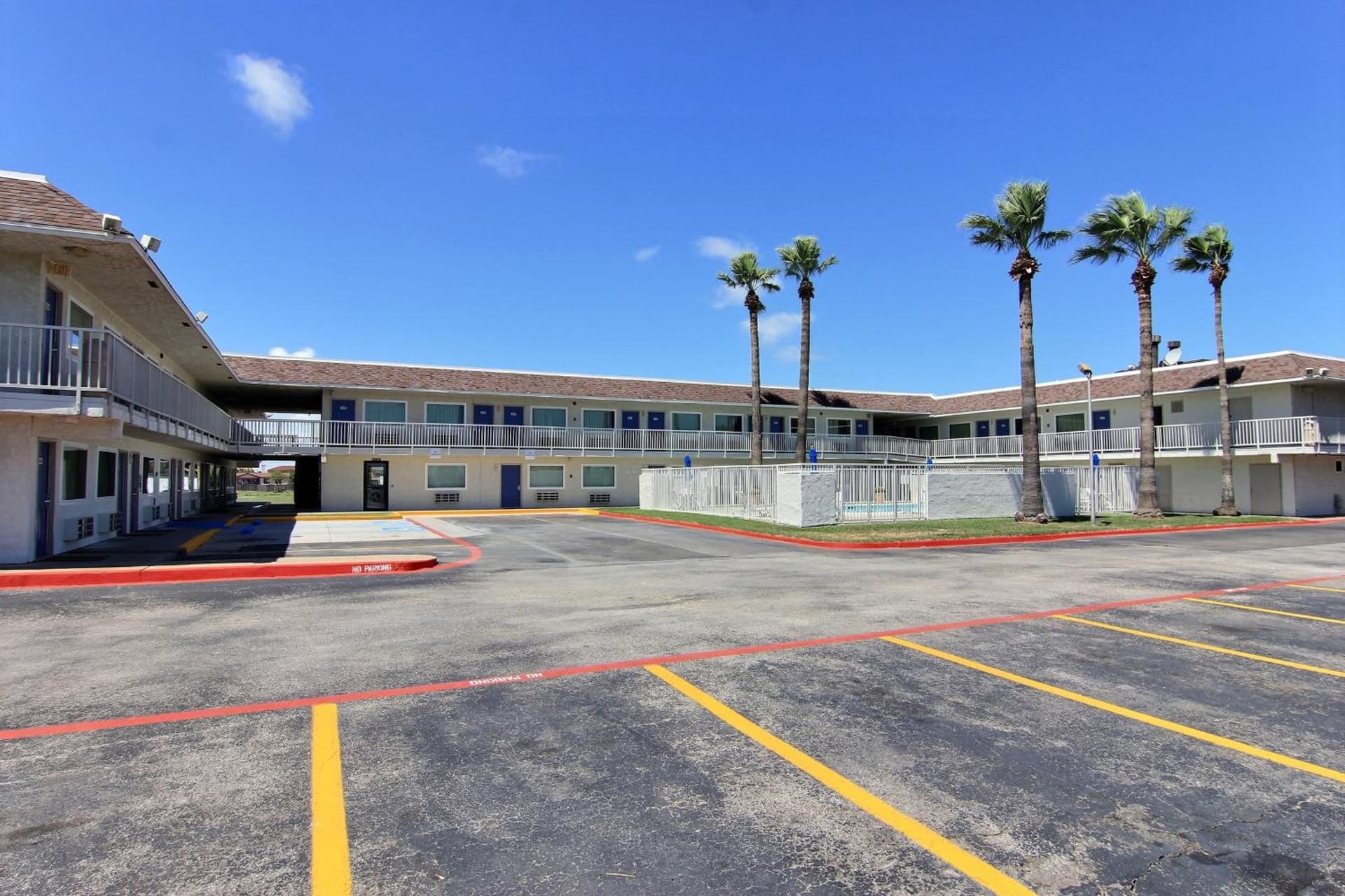 Motel 6-Corpus Christi, TX - East - North Padre Island gallery photo in Corpus Christi, TX — image 74