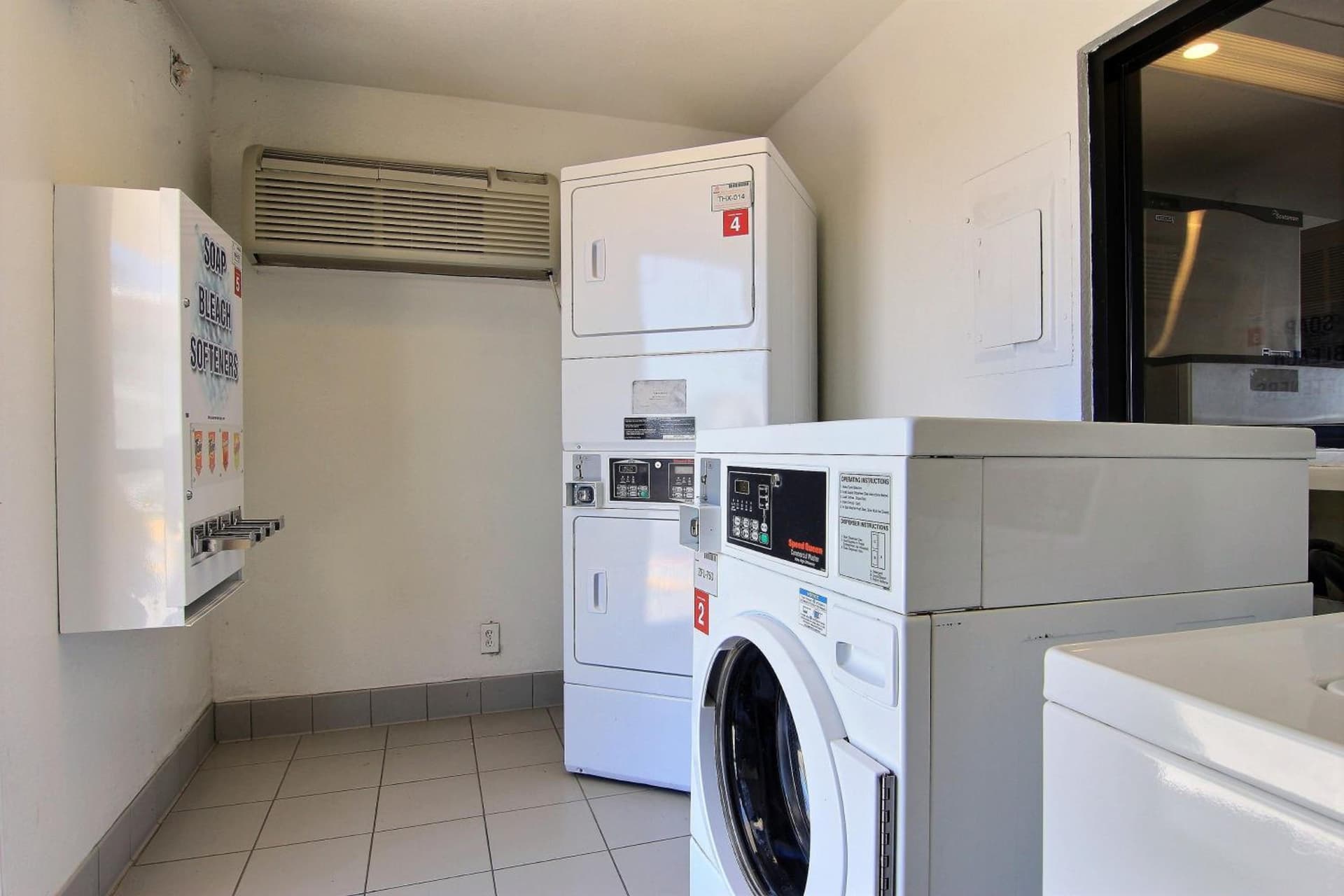 Motel 6-Corpus Christi, TX - East - North Padre Island gallery photo in Corpus Christi, TX — image 27