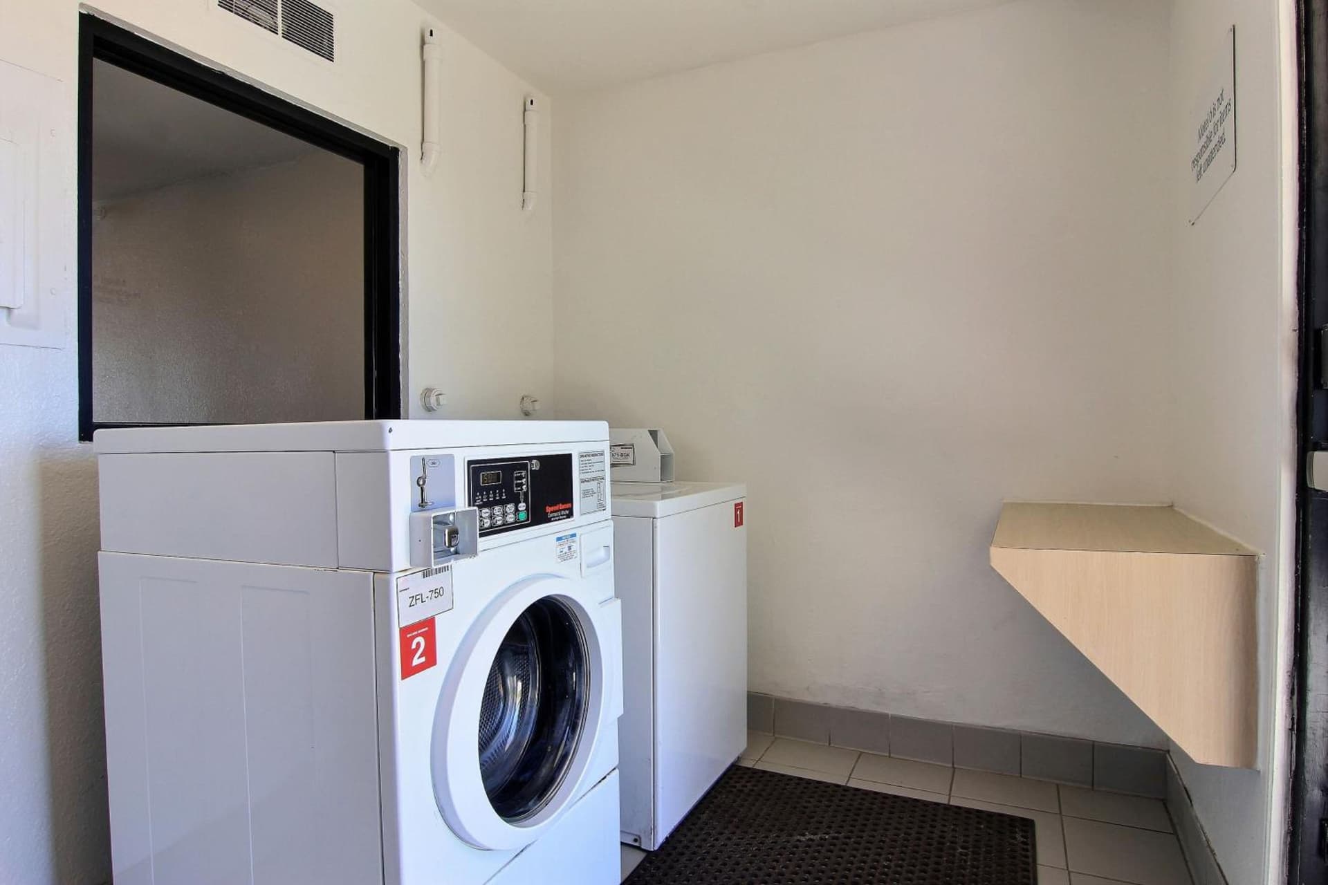 Motel 6-Corpus Christi, TX - East - North Padre Island gallery photo in Corpus Christi, TX — image 12