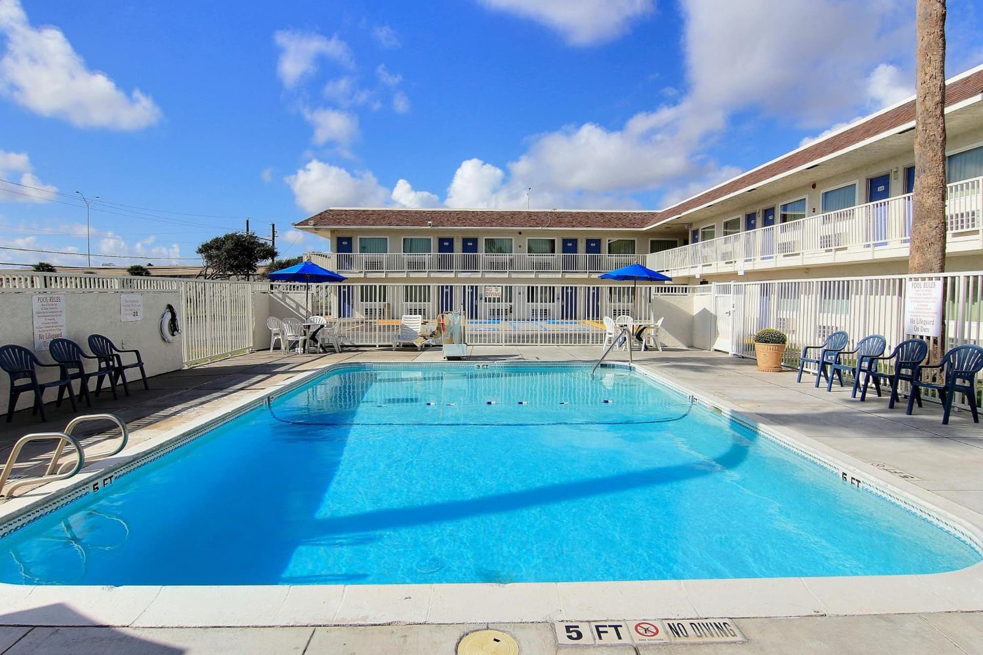 Motel 6-Corpus Christi, TX - East - North Padre Island gallery photo in Corpus Christi, TX — image 63