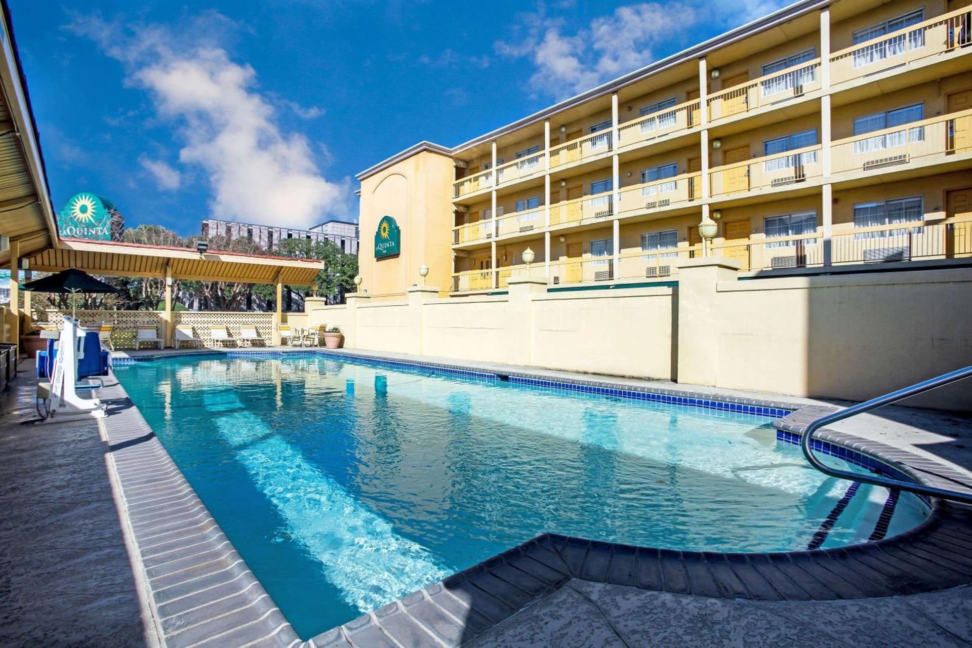 La Quinta Inn by Wyndham Austin Capitol / Downtown gallery photo in Austin, TX — image 5