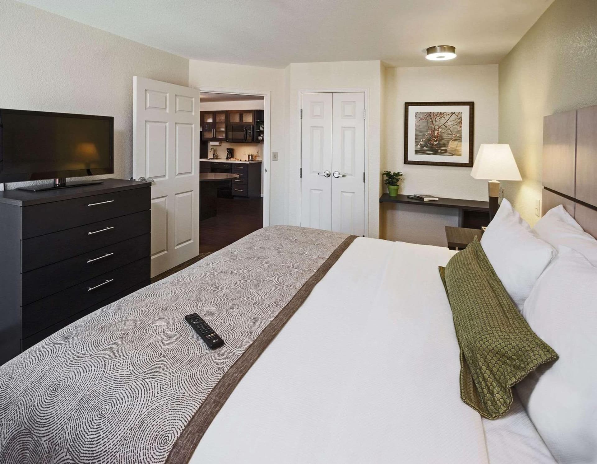 MainStay Suites- Kansas City Overland Park property views in Overland Park, KS — gallery photo 3