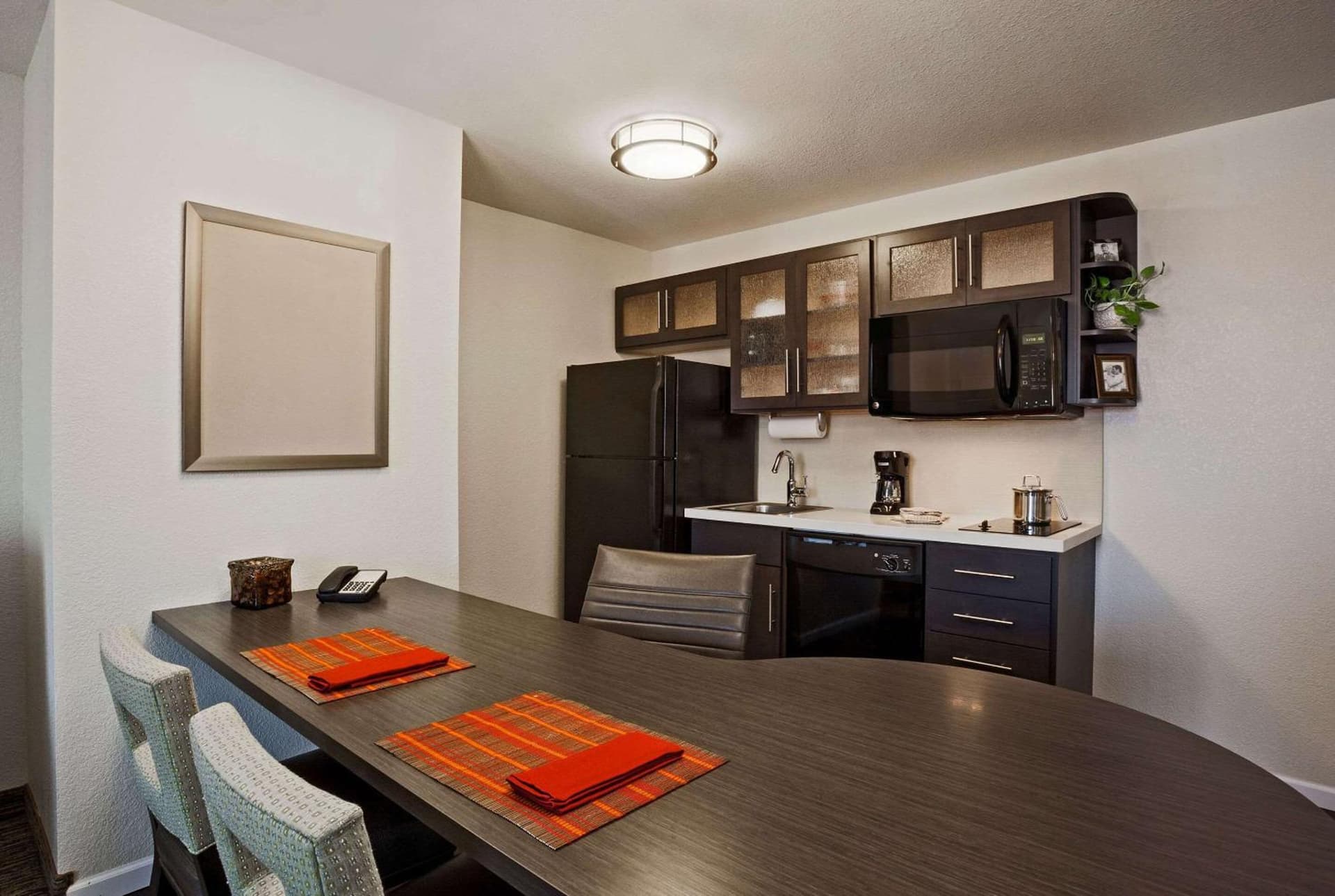 MainStay Suites- Kansas City Overland Park gallery photo in Overland Park, KS — image 10