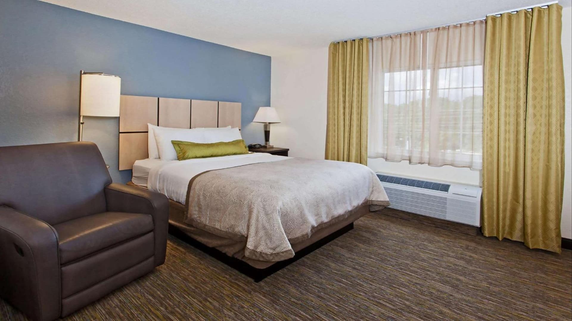 MainStay Suites- Kansas City Overland Park gallery photo in Overland Park, KS — image 8