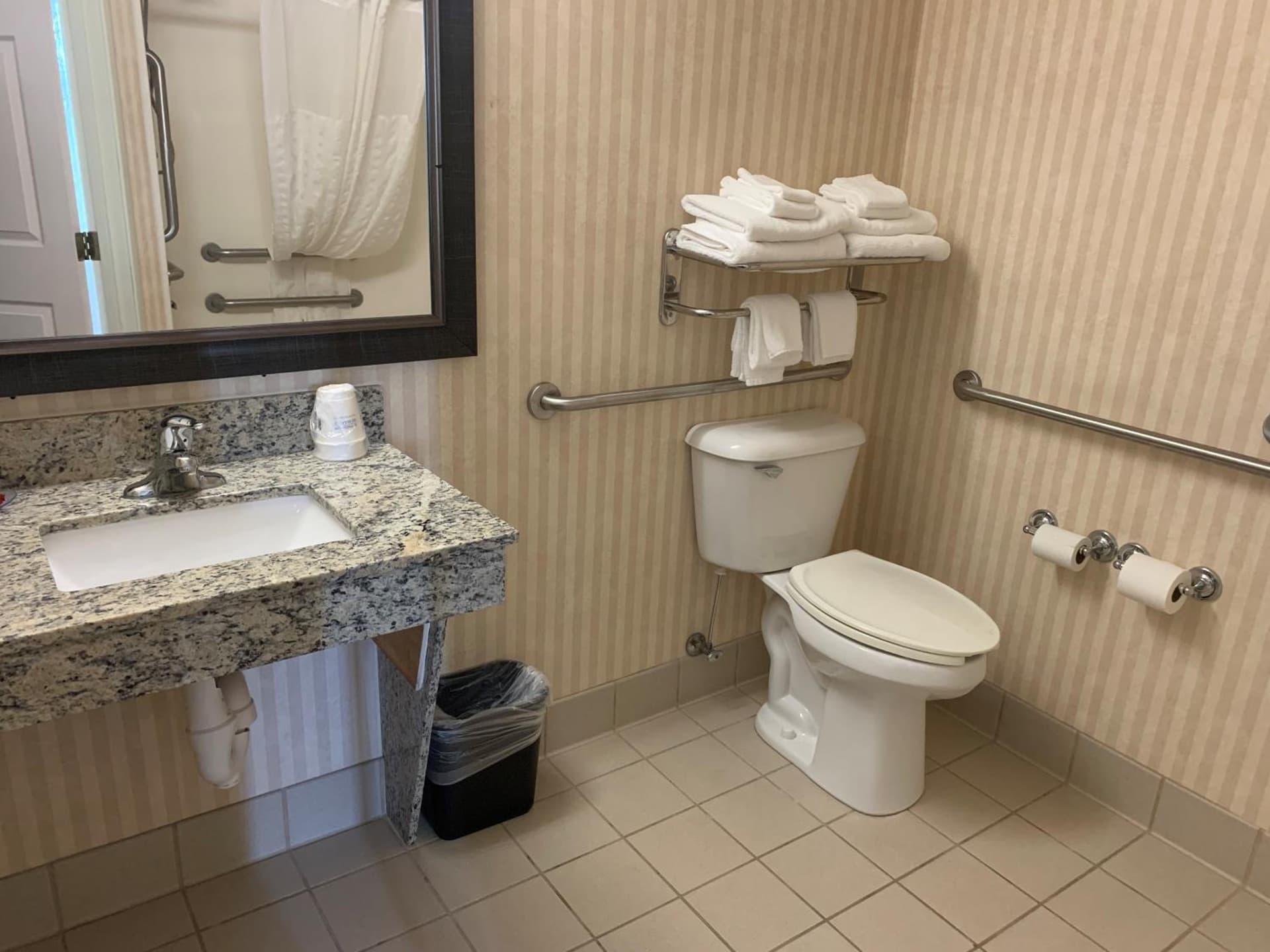 Comfort Inn & Suites Rochester South Mayo Clinic gallery photo in Rochester, MN — image 23