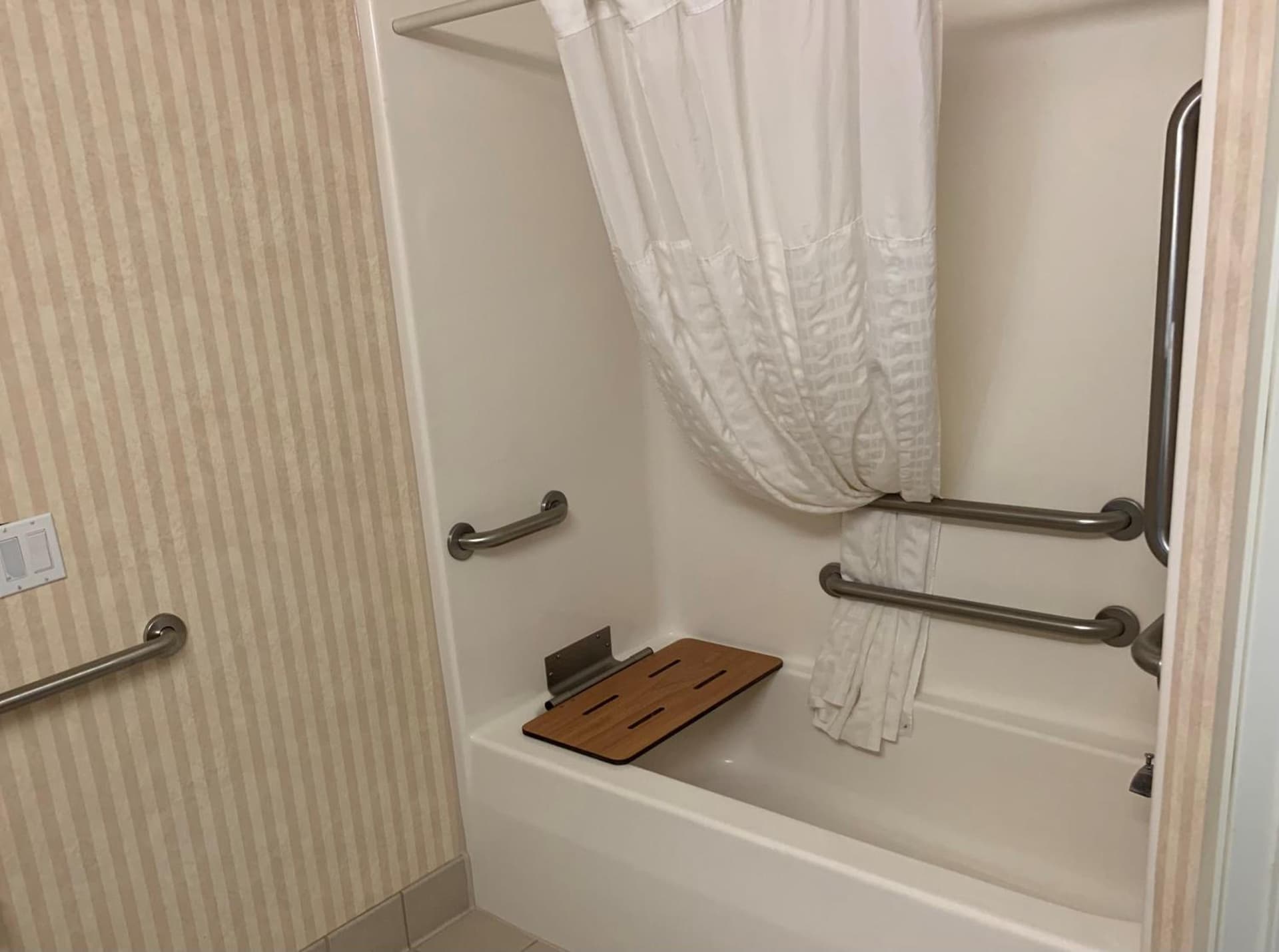 Comfort Inn & Suites Rochester South Mayo Clinic gallery photo in Rochester, MN — image 40