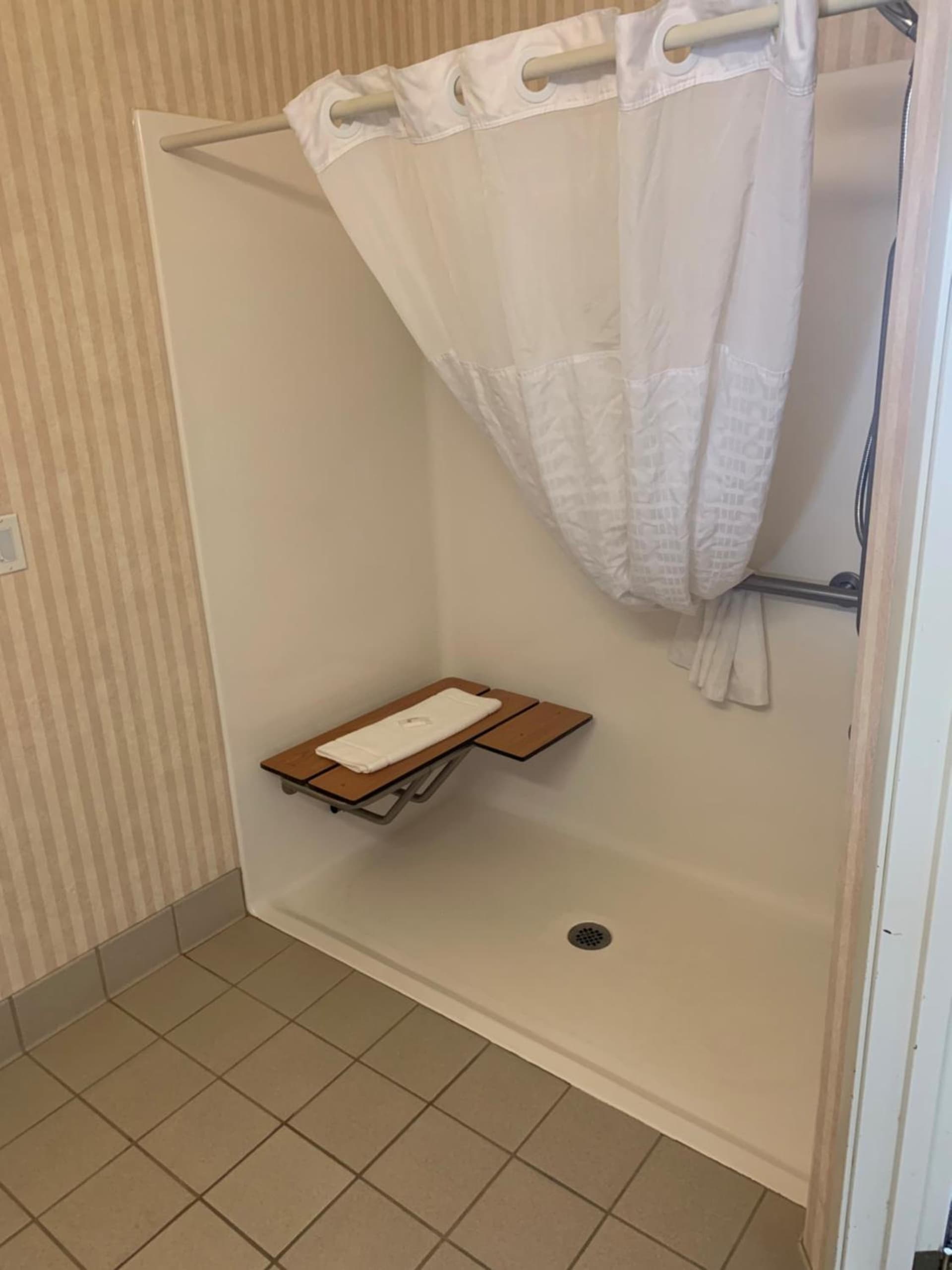Comfort Inn & Suites Rochester South Mayo Clinic gallery photo in Rochester, MN — image 25