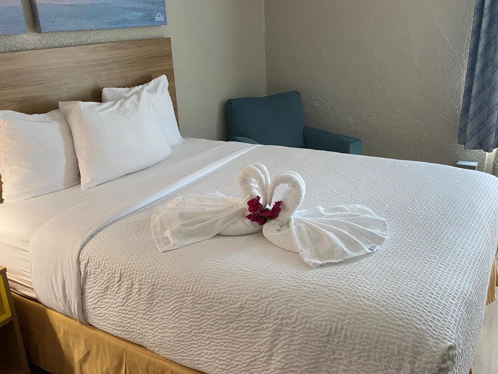 Days Inn & Suites by Wyndham Fort Pierce Midtown gallery photo in Fort Pierce, FL — image 17