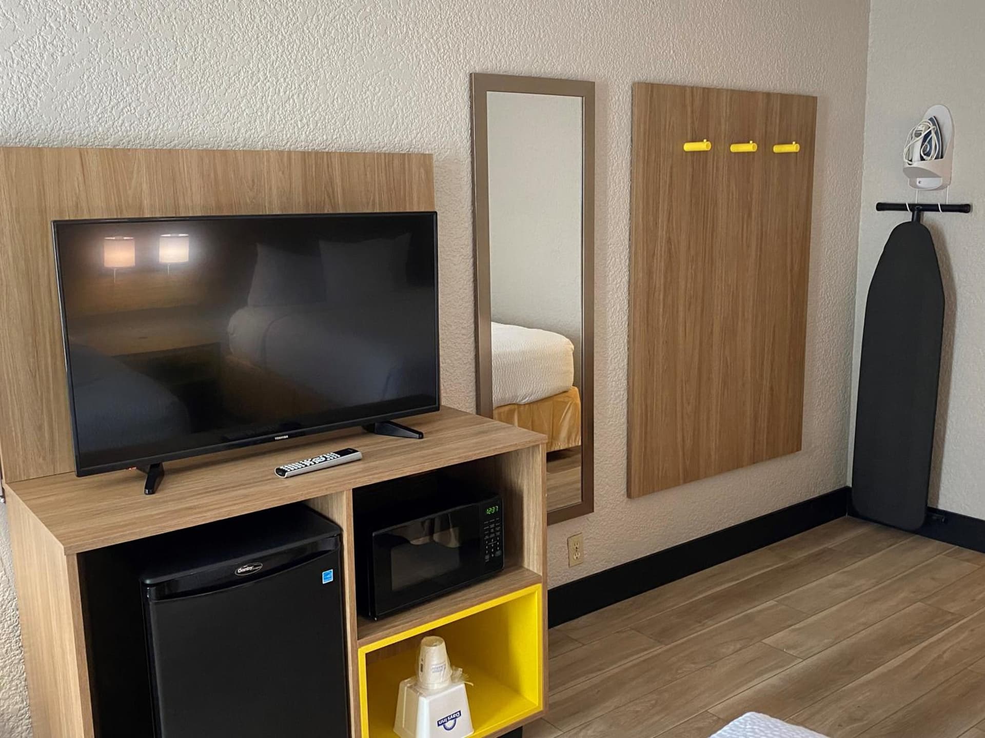 Days Inn & Suites by Wyndham Fort Pierce Midtown gallery photo in Fort Pierce, FL — image 66