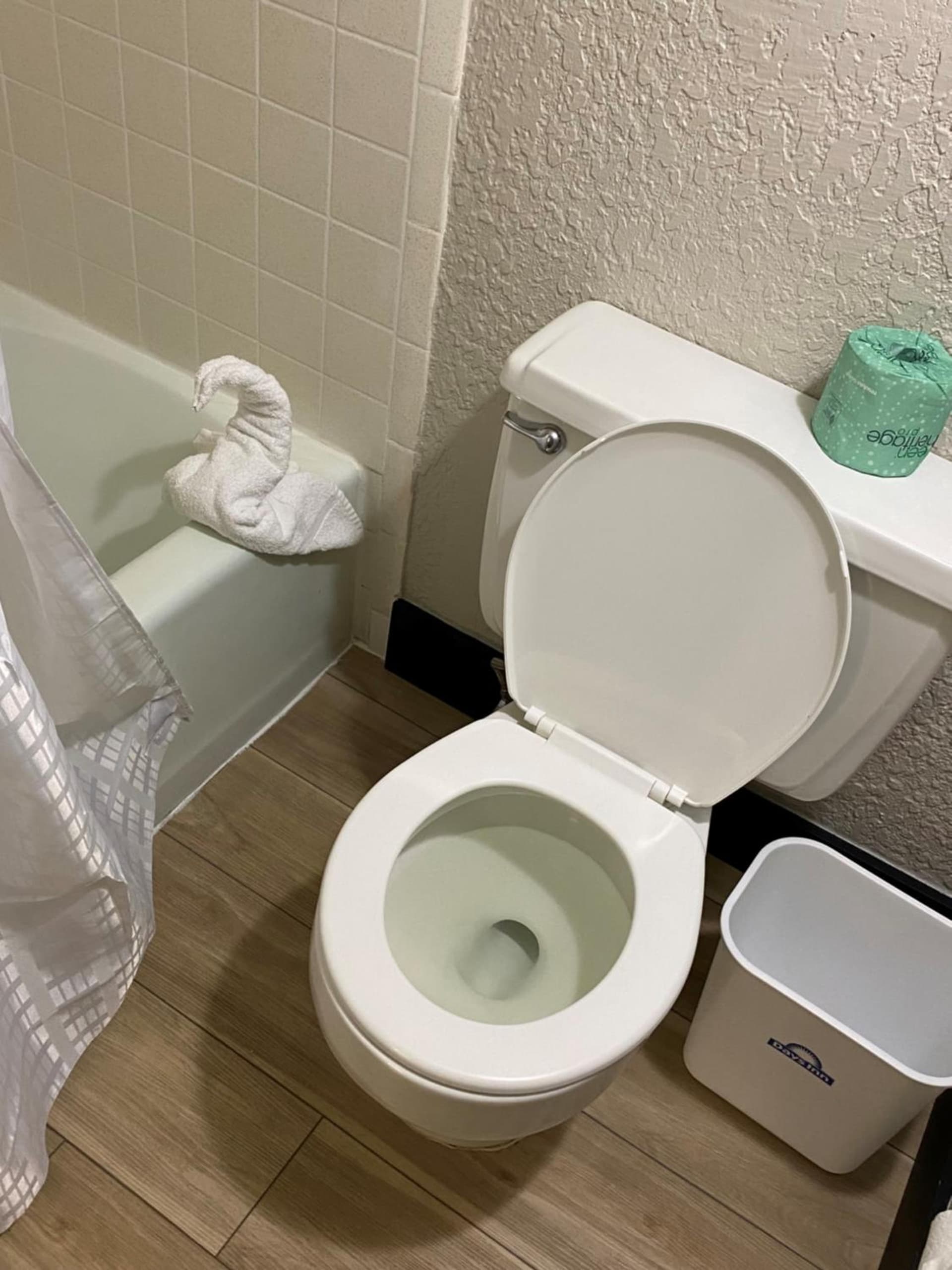 Days Inn & Suites by Wyndham Fort Pierce Midtown gallery photo in Fort Pierce, FL — image 44