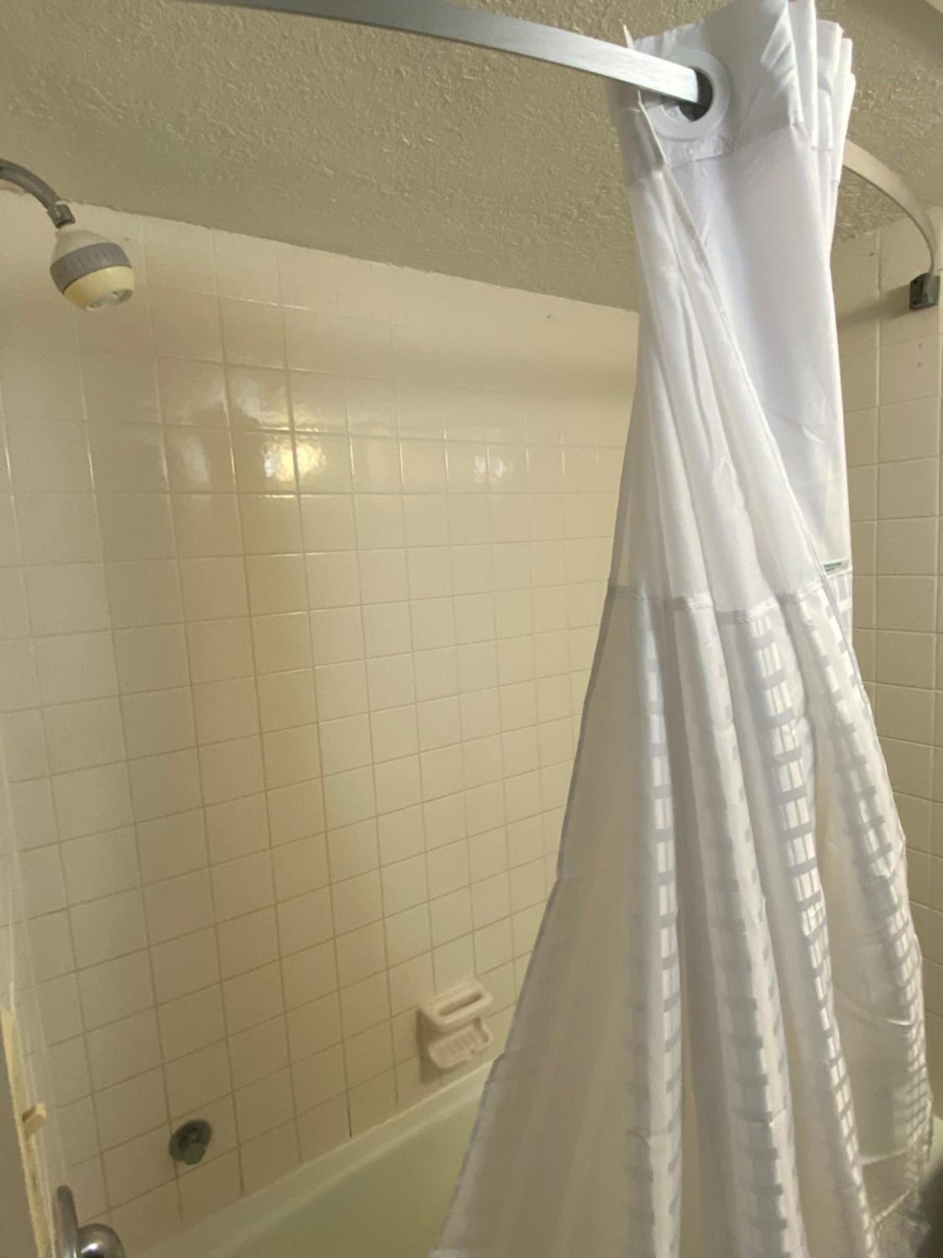 Days Inn & Suites by Wyndham Fort Pierce Midtown gallery photo in Fort Pierce, FL — image 24