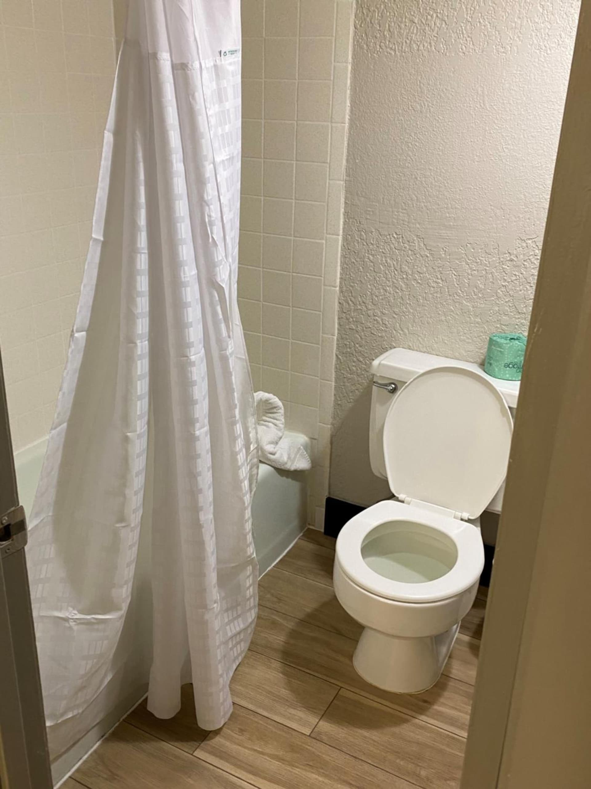 Days Inn & Suites by Wyndham Fort Pierce Midtown gallery photo in Fort Pierce, FL — image 32