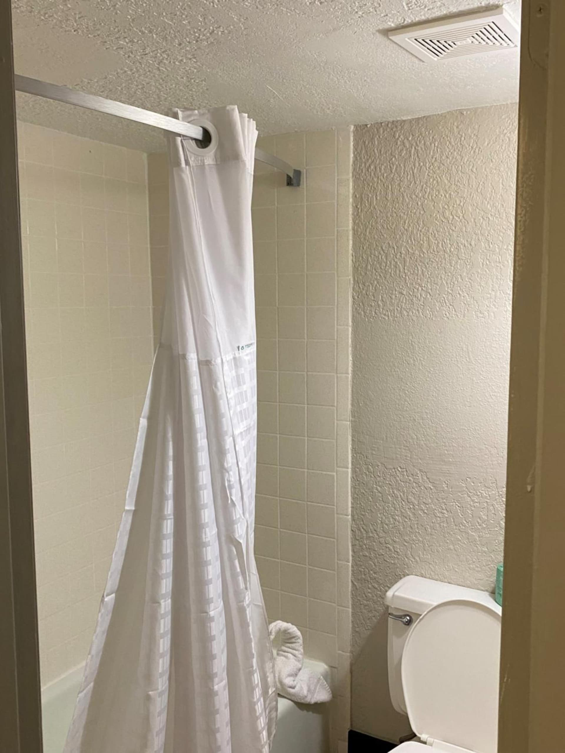 Days Inn & Suites by Wyndham Fort Pierce Midtown gallery photo in Fort Pierce, FL — image 25