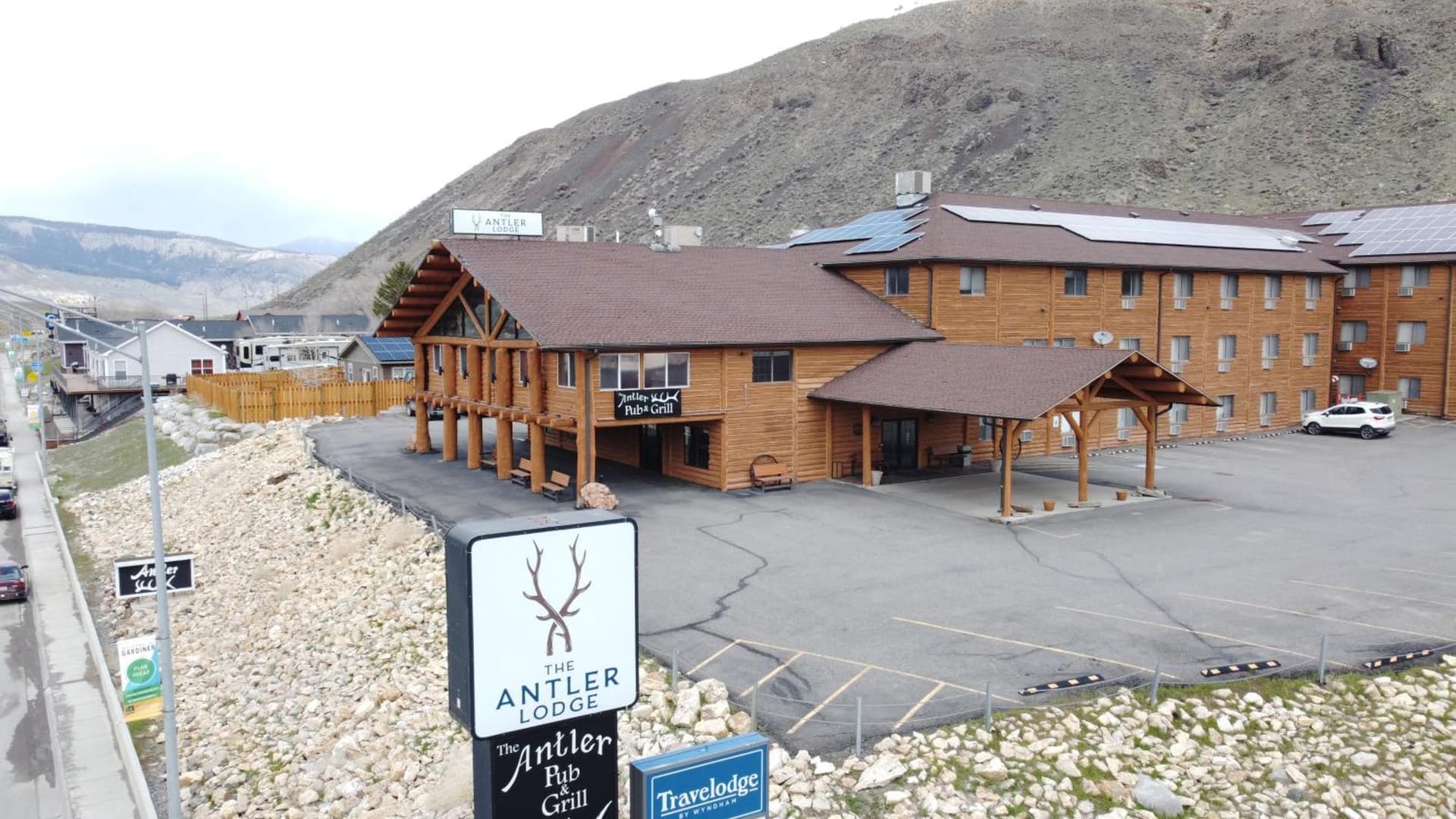 The Antler Lodge - Gardiner featured exterior or lobby in Gardiner, MT — similar hotel