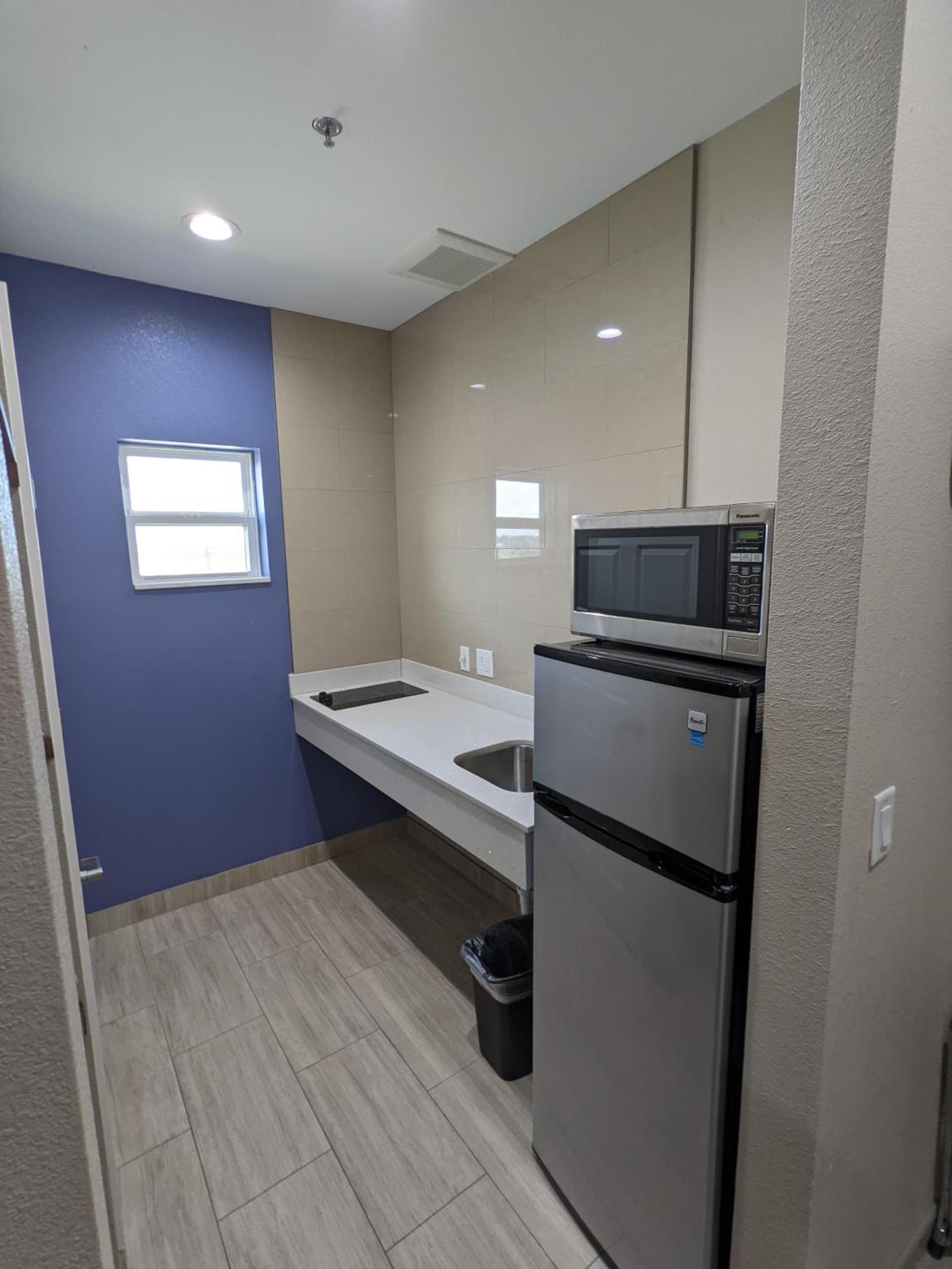 Holiday Inn motel interior in Aransas Pass, TX — gallery photo 2